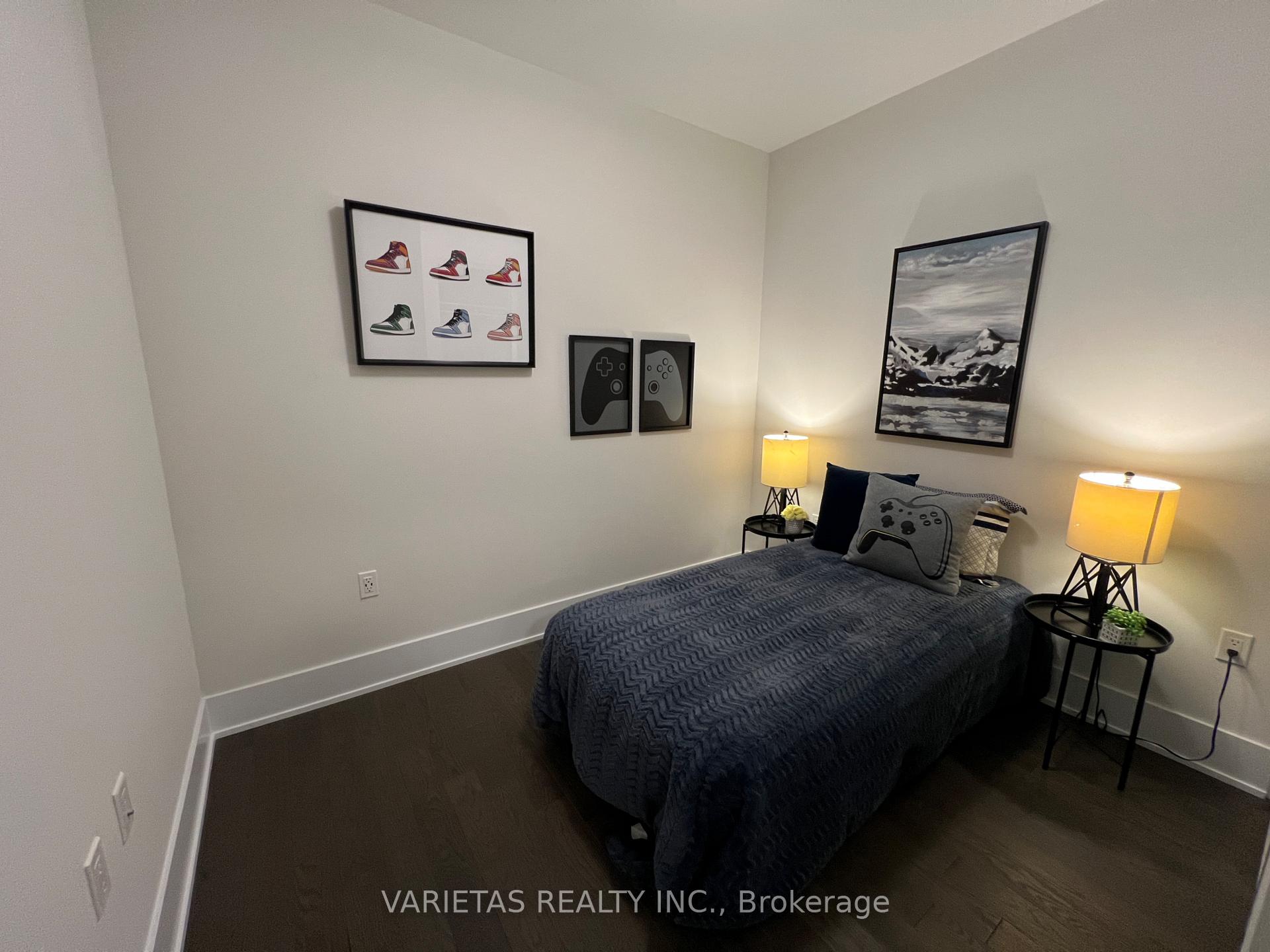 3 Bedrooms Condo at 585 Bloor, Toronto For sale