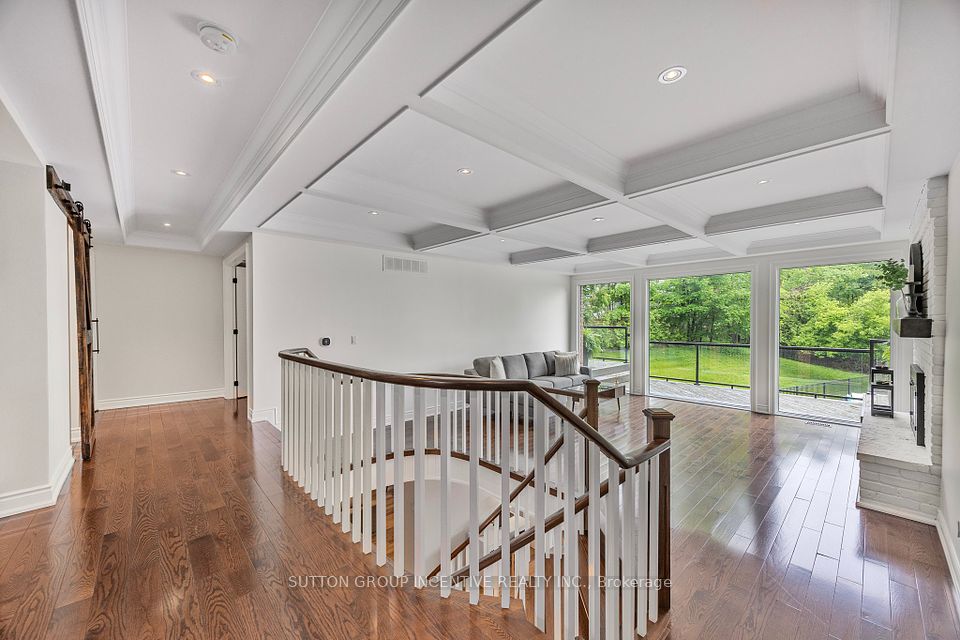 214 Hickory Lane, Barrie, ON L4N 4J8