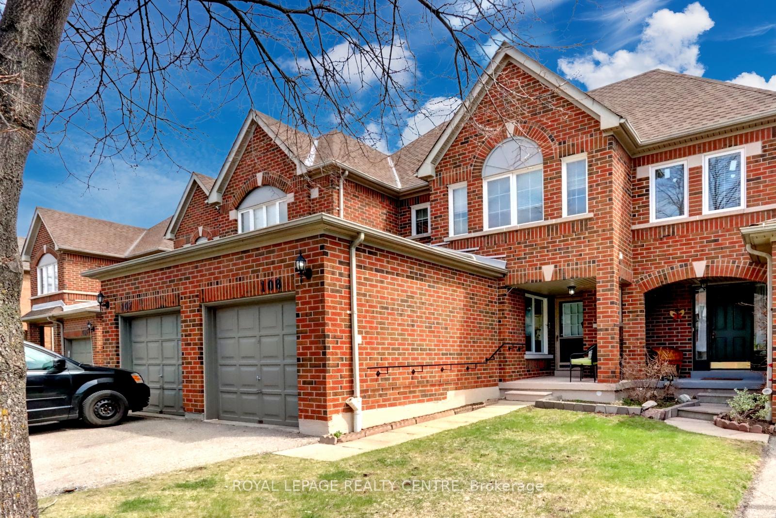 3 Bedrooms Condo at 5230 Glen Erin, Mississauga For sale