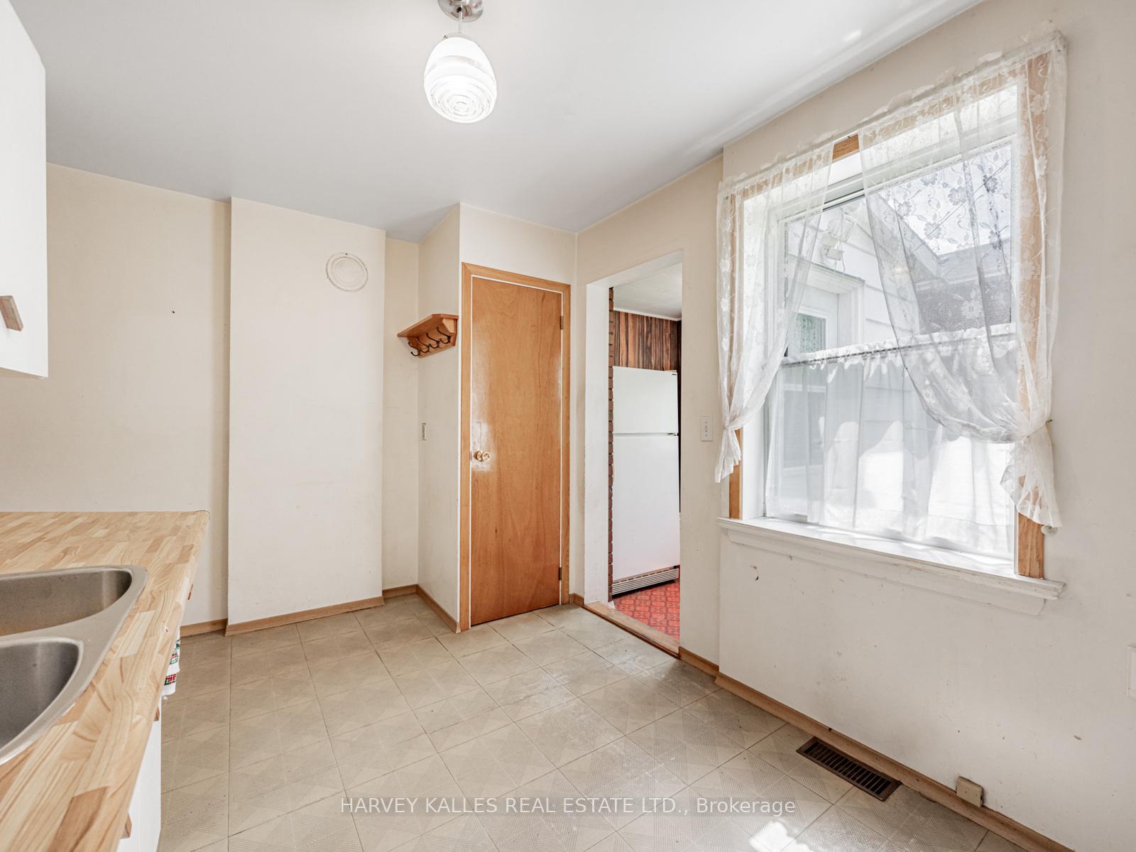 71 Mortimer Avenue