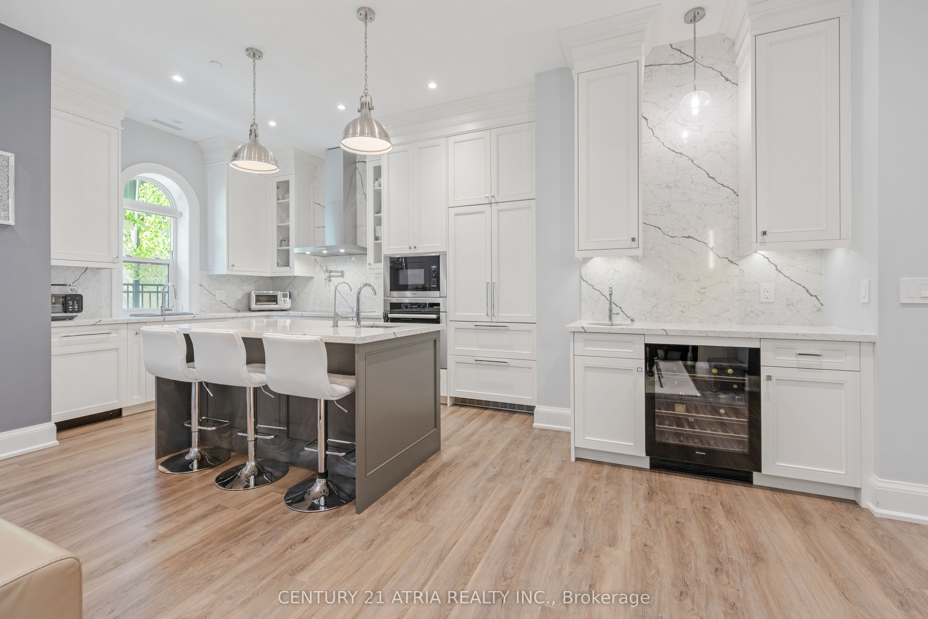 #102 - 208 Main Street, Markham, ON L3R 6G8