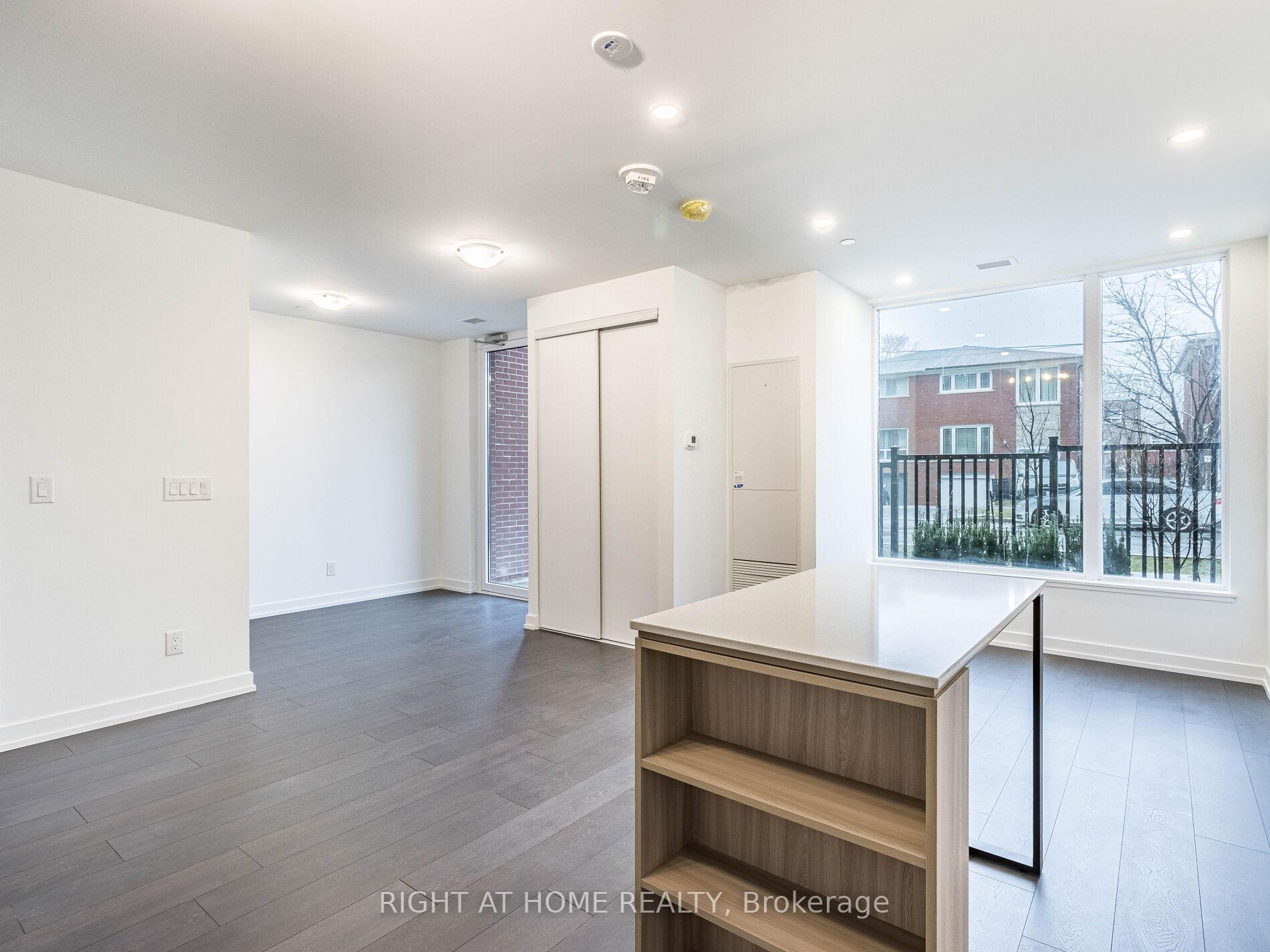 2 Bedrooms Condo at 5 maryport, Toronto For sale