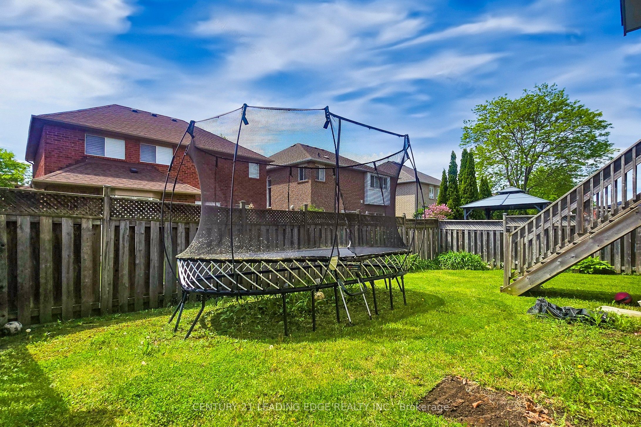 74 Littleleaf Crescent