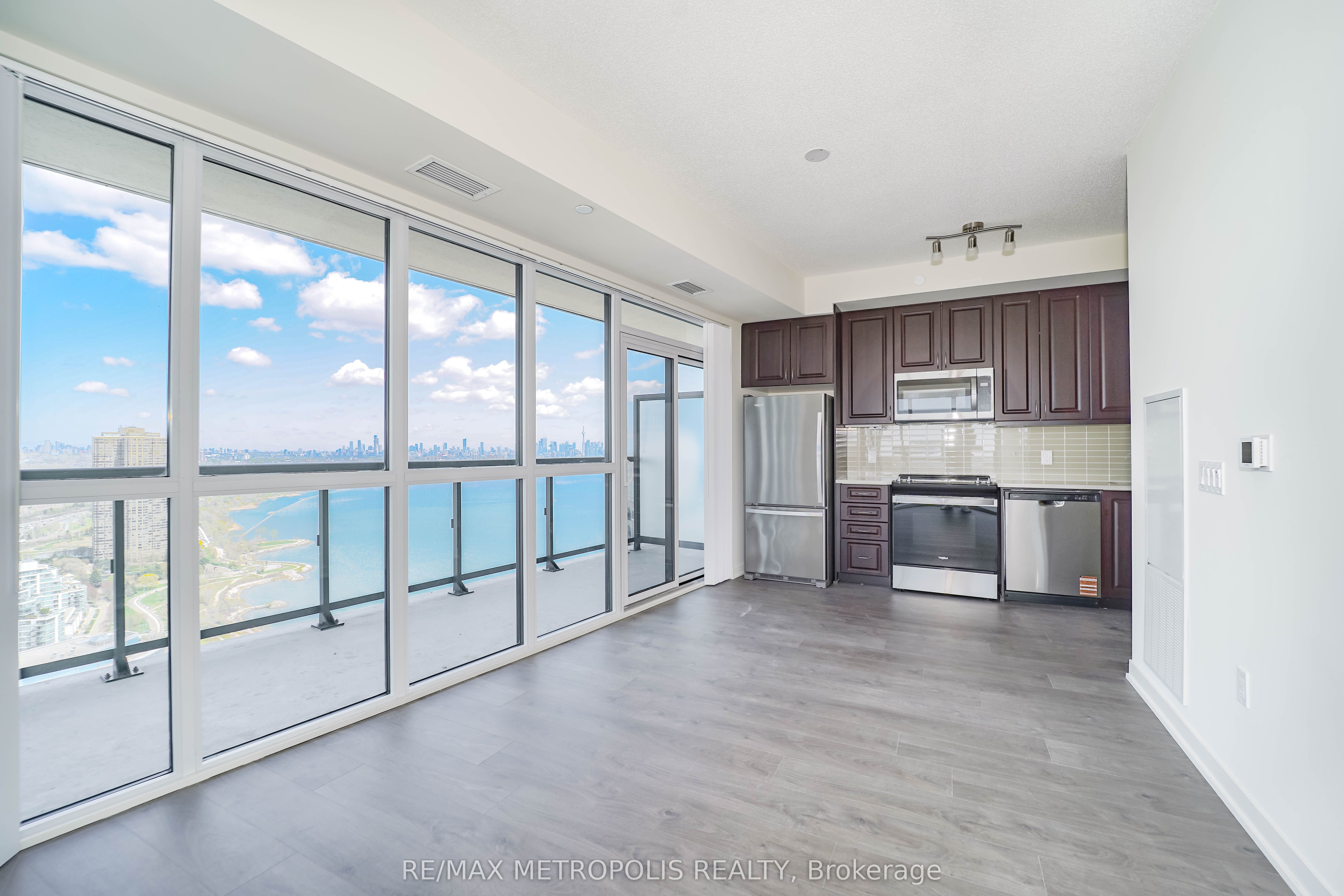 38 Annie Craig Drive, #3611