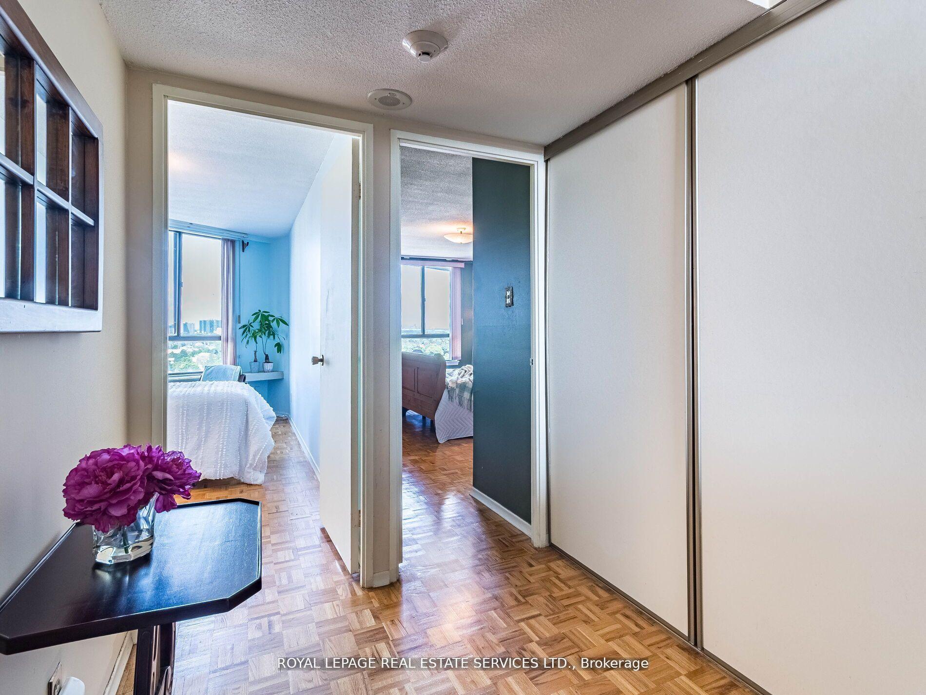2 Bedrooms Condo at 284 Mill, Toronto For sale