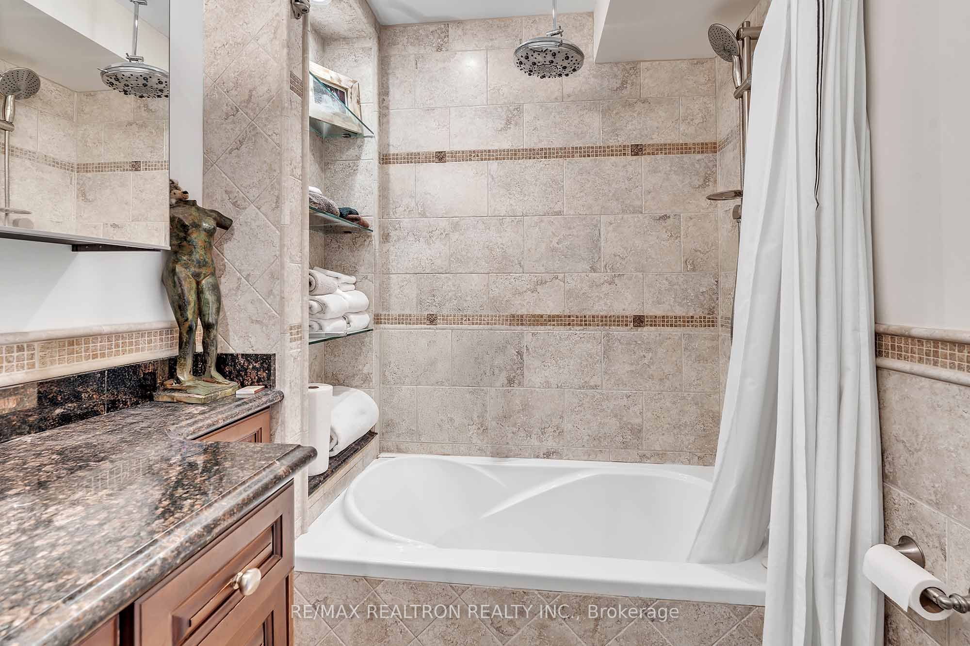 423 Avenue Road, #12