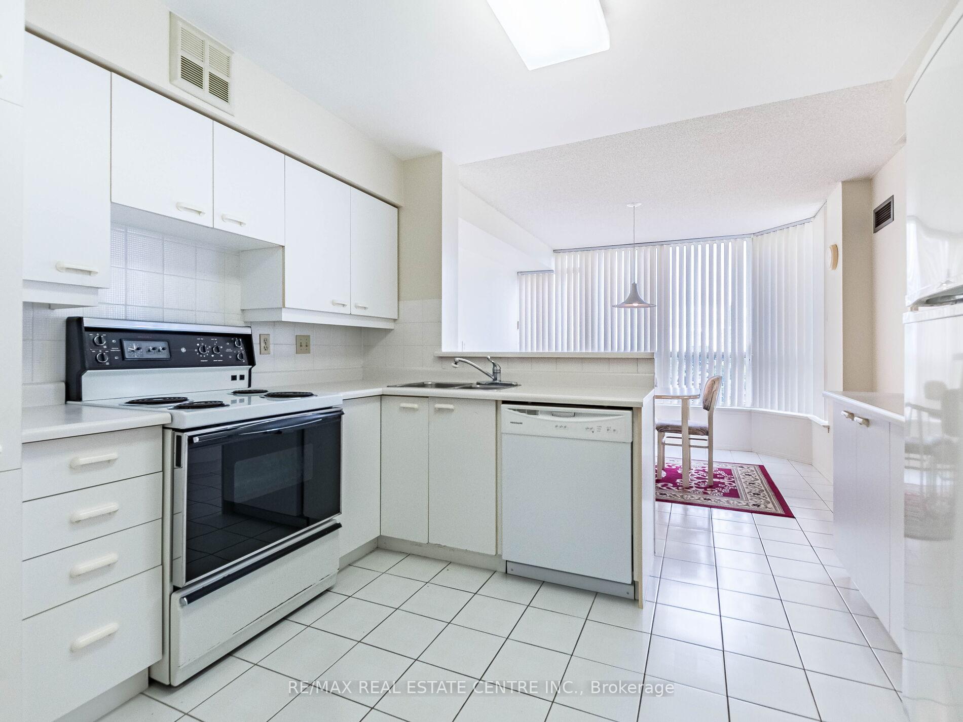 1 Bedroom Condo at 55 Elm, Mississauga For sale
