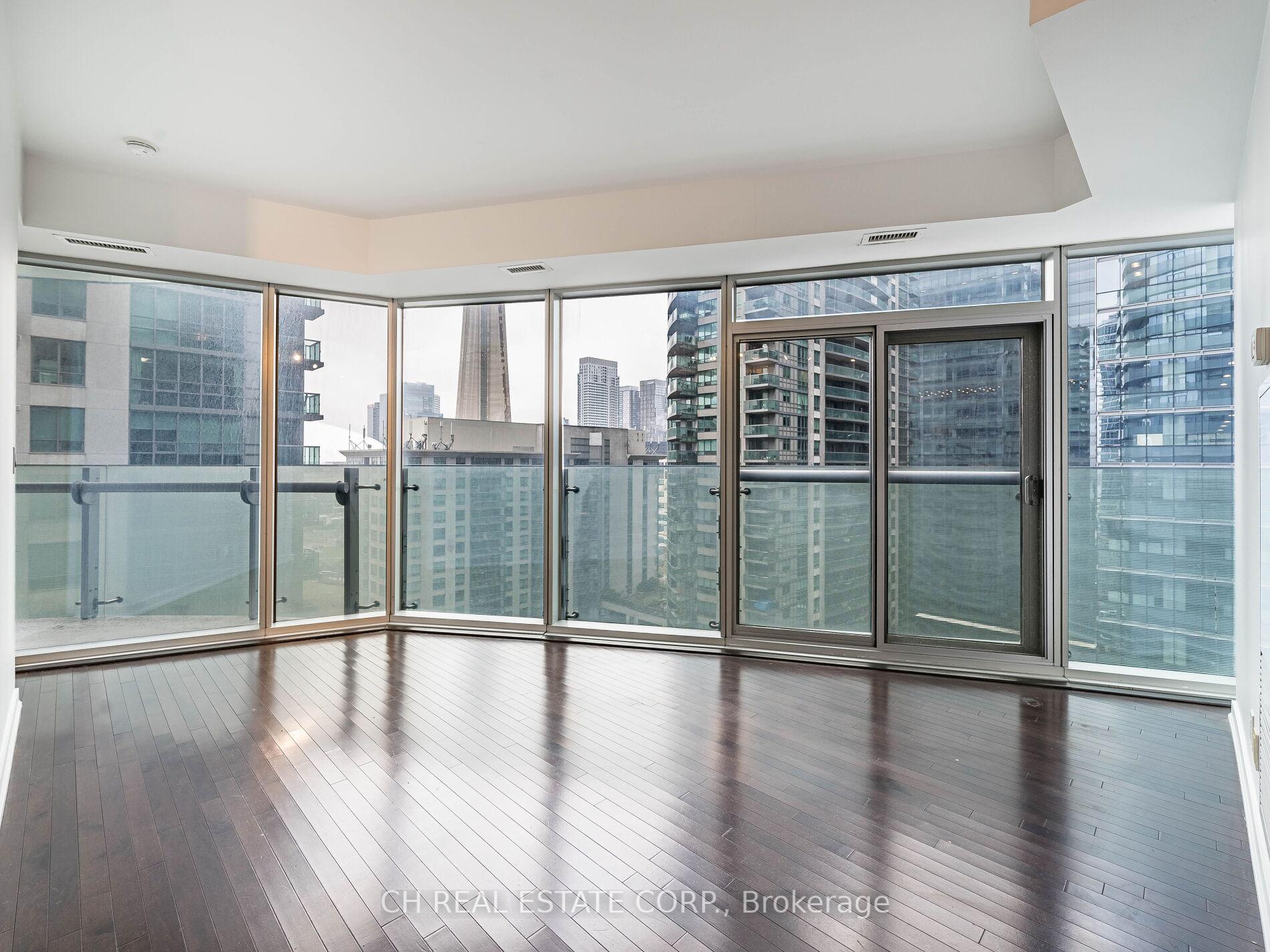 2 Bedrooms Condo at 12 York,  Toronto For sale