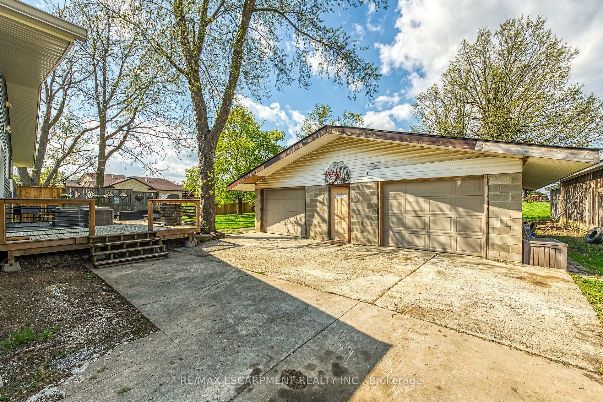 1214 Golf Club Road