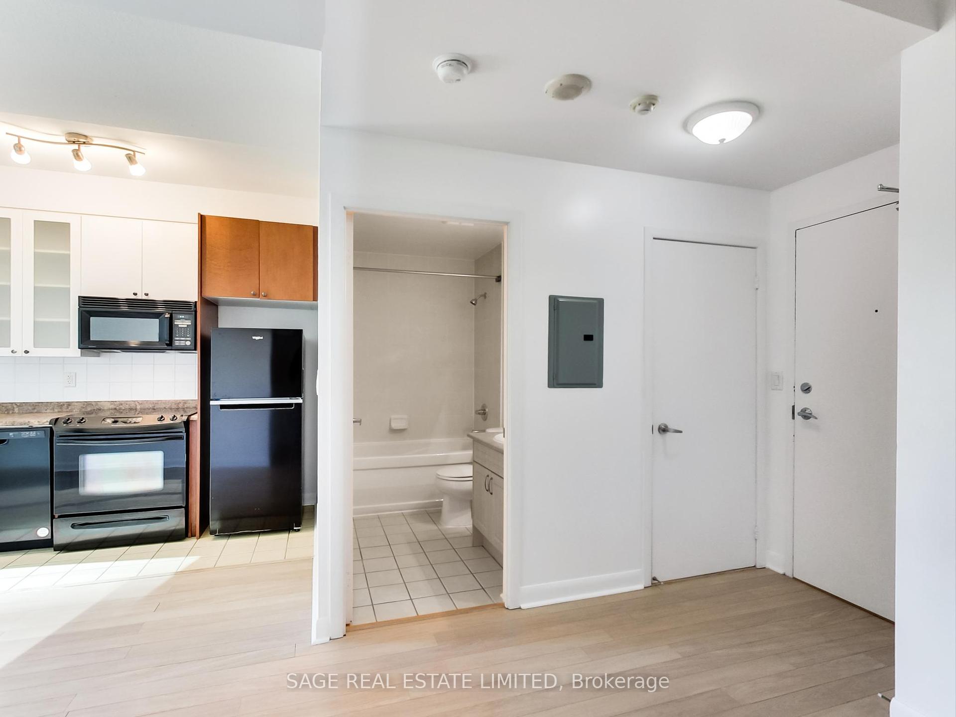 1 Bedroom Condo at 600 Fleet, Toronto For sale