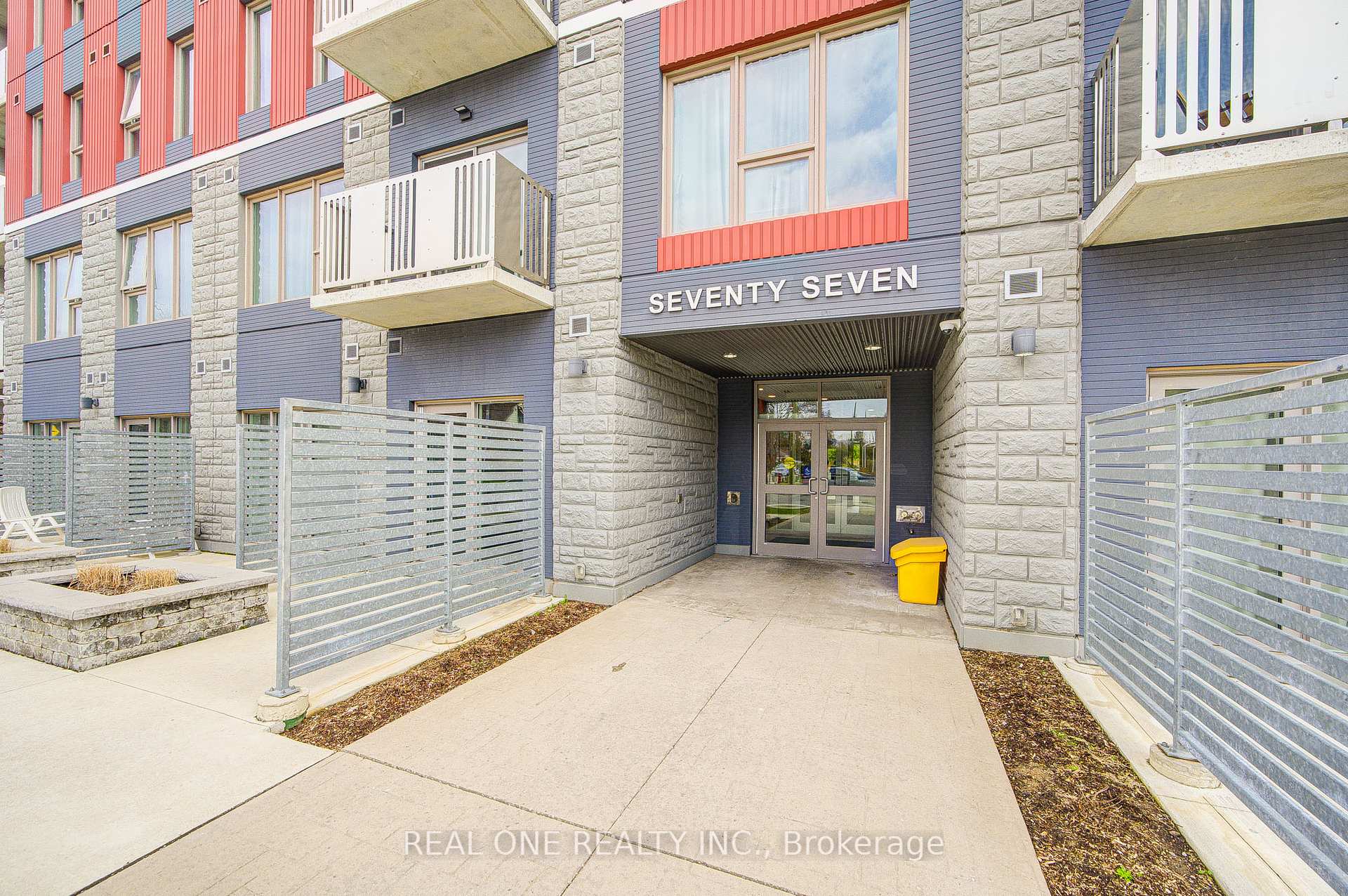 1 Bedroom Condo at 77 Leland, Hamilton For sale