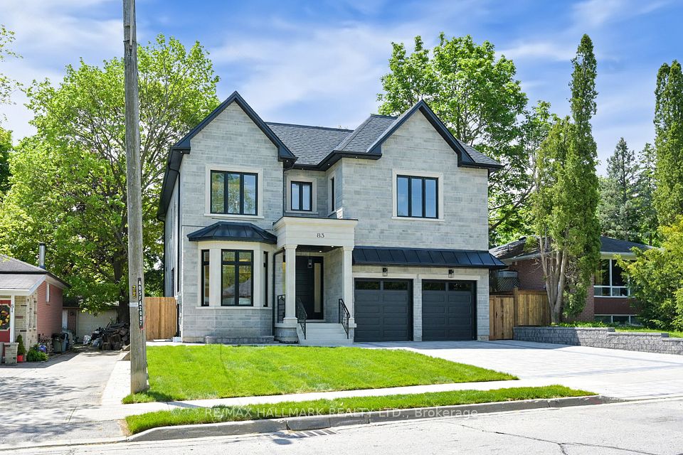 83 Richardson Drive, Aurora, ON L4G 1Z4