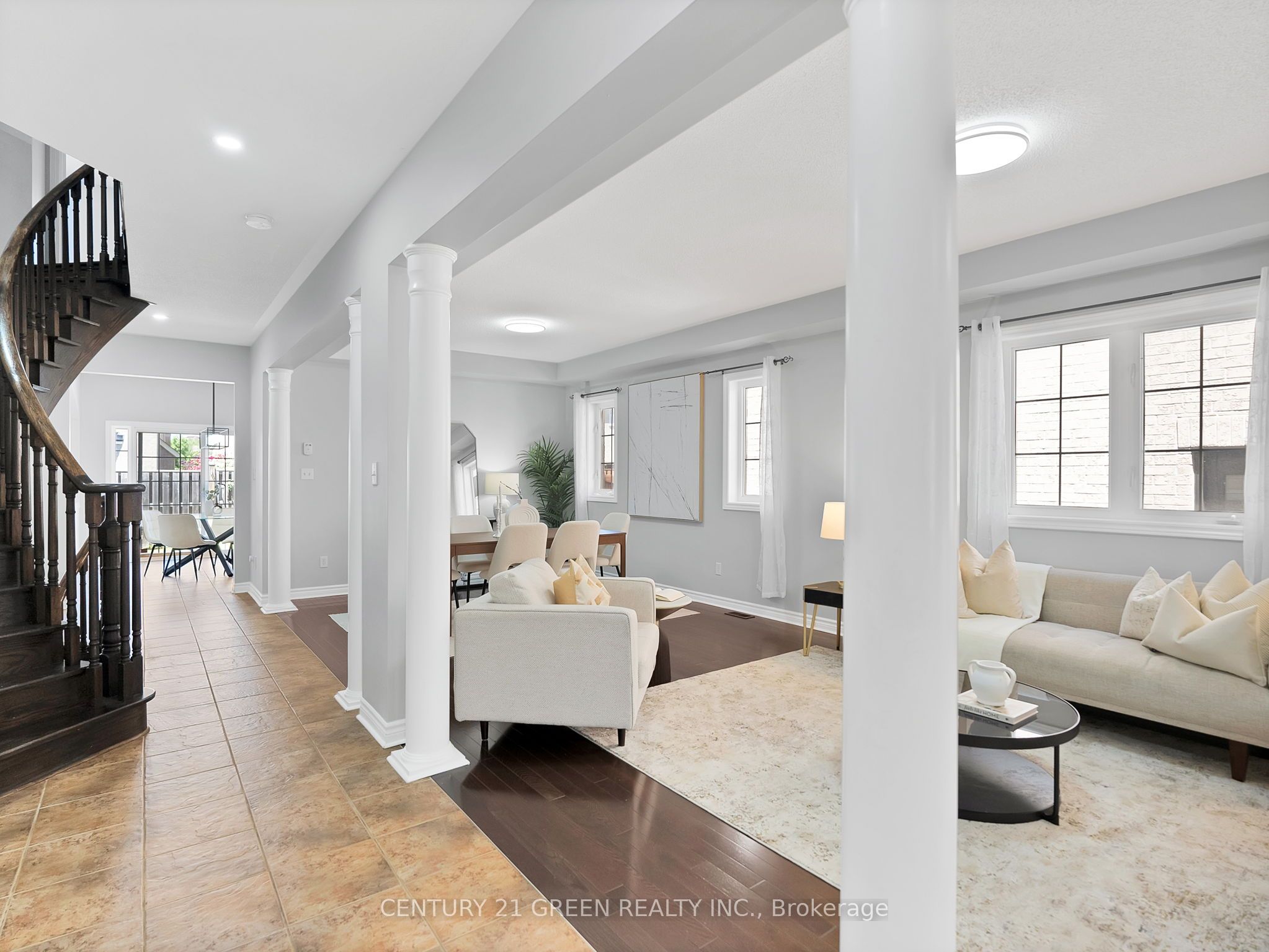 15 Oakhaven Road, Brampton, ON L6P 2Y3
