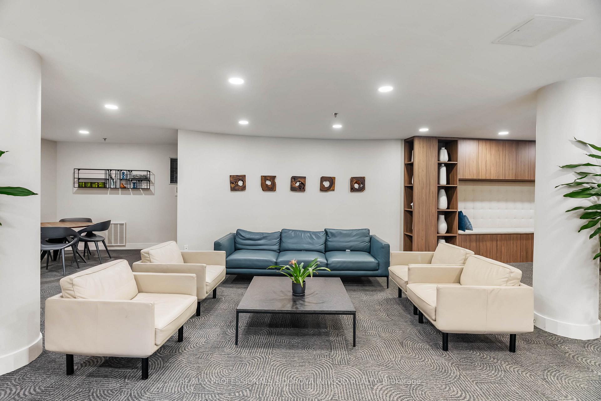 3 Bedrooms Condo at 20 Southport, Toronto For sale
