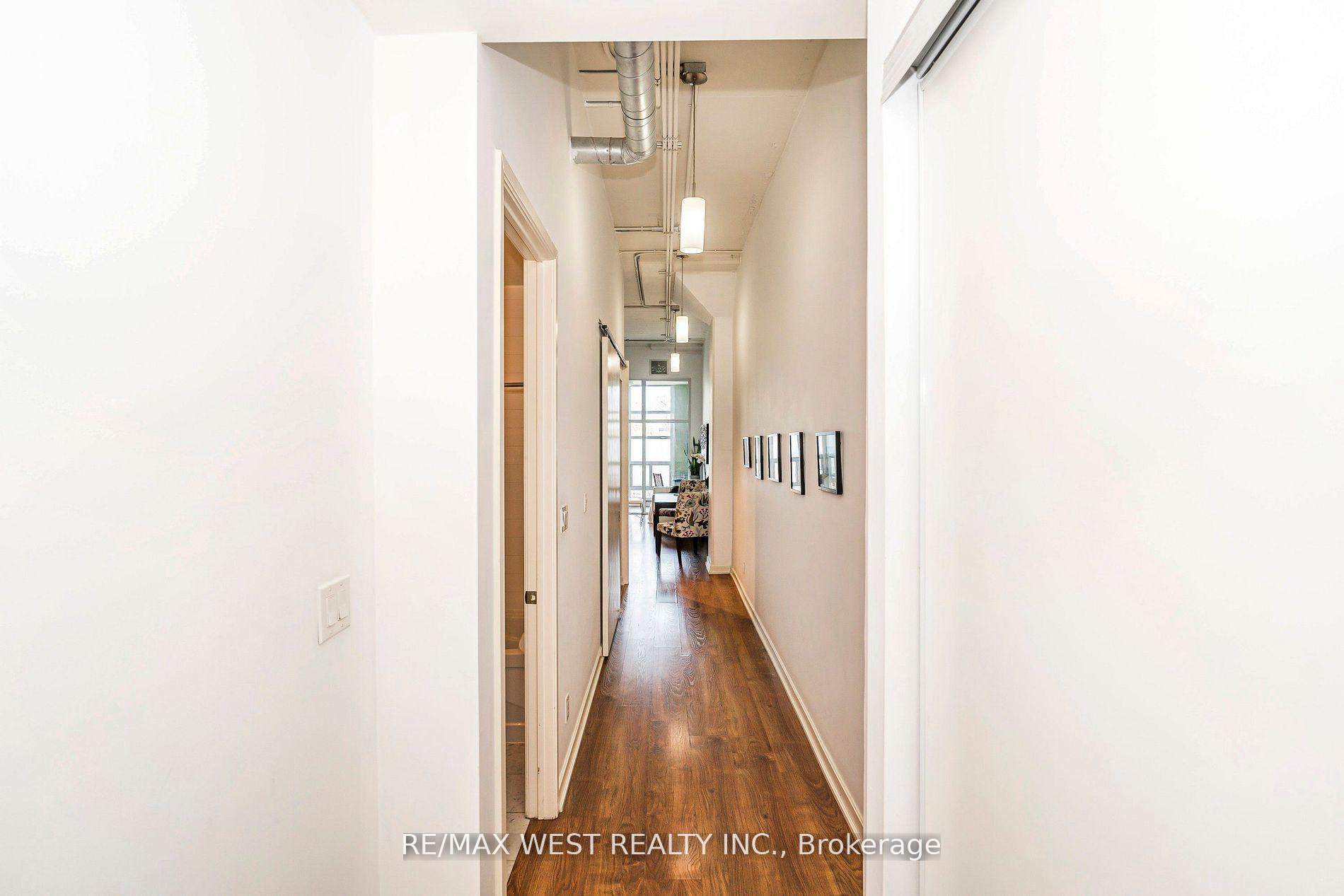 2 Bedrooms Condo at 380 Macpherson, Toronto For sale