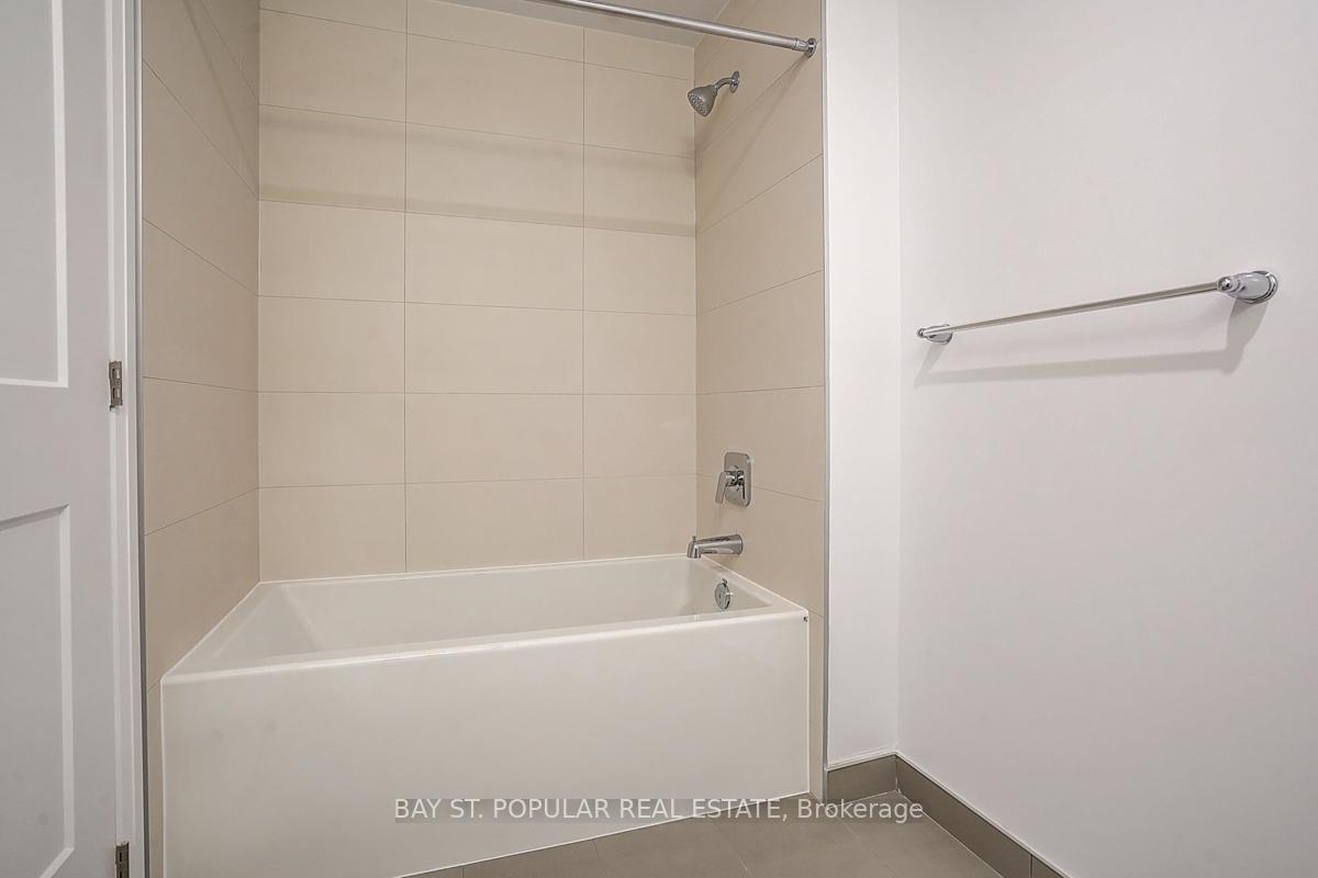 2 Bedrooms Condo at 50 Dunfield, Toronto For sale