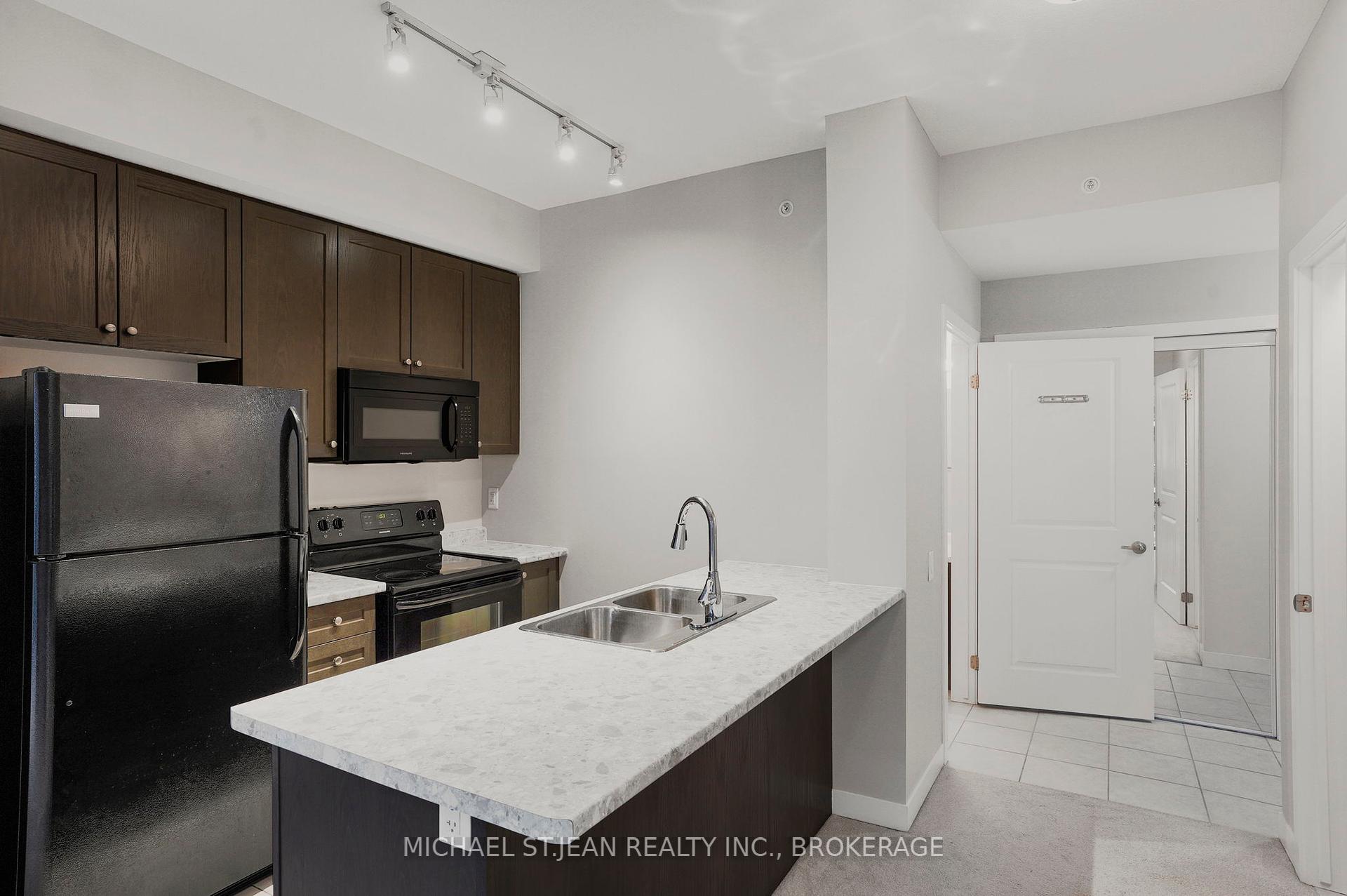 1 Bedroom Condo at 85 Robinson,  Hamilton For sale