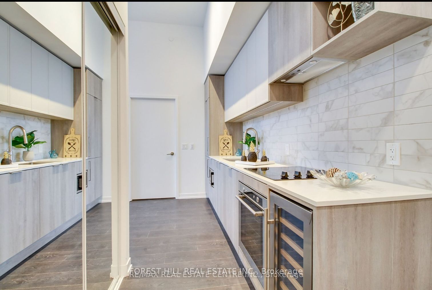 2020 Bathurst Street, #211