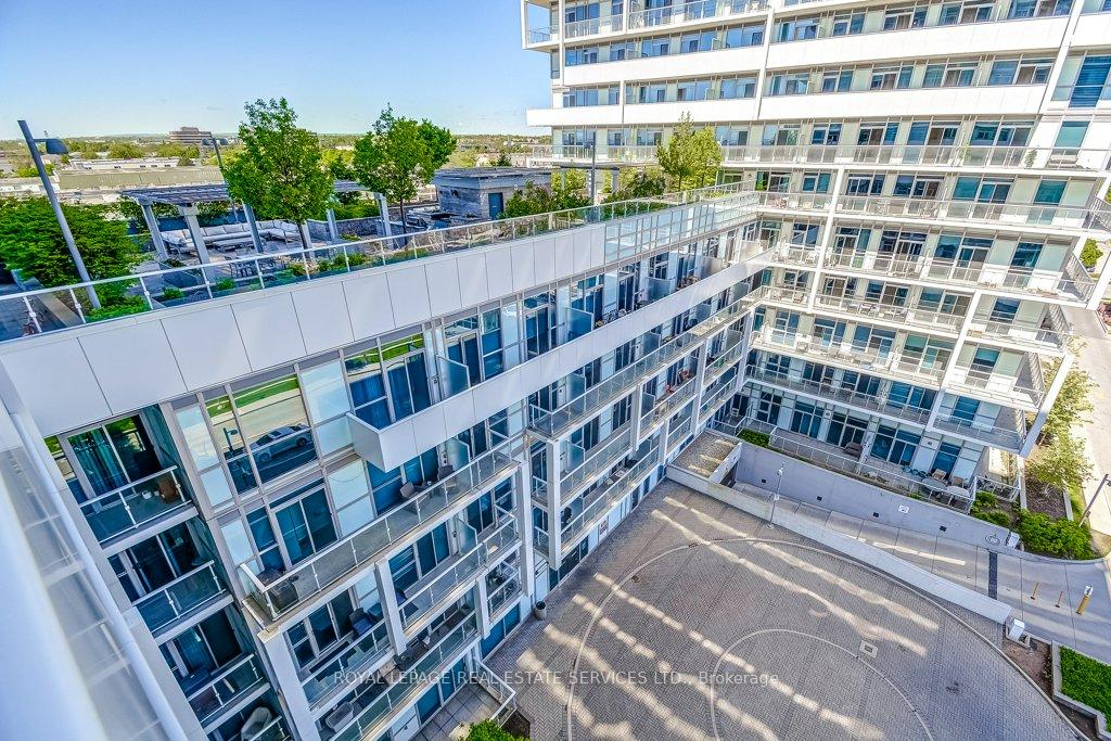 2 Bedrooms Condo at 55 Speers, Oakville For sale
