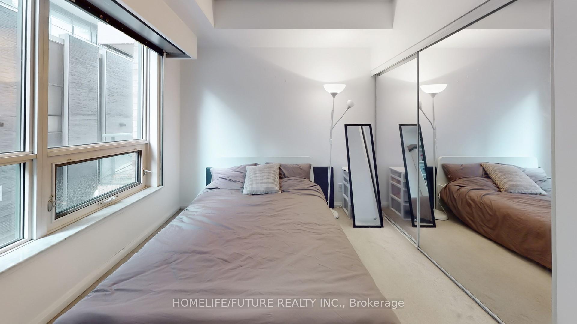 1 Bedroom Condo at 35 Hayden, Toronto For sale