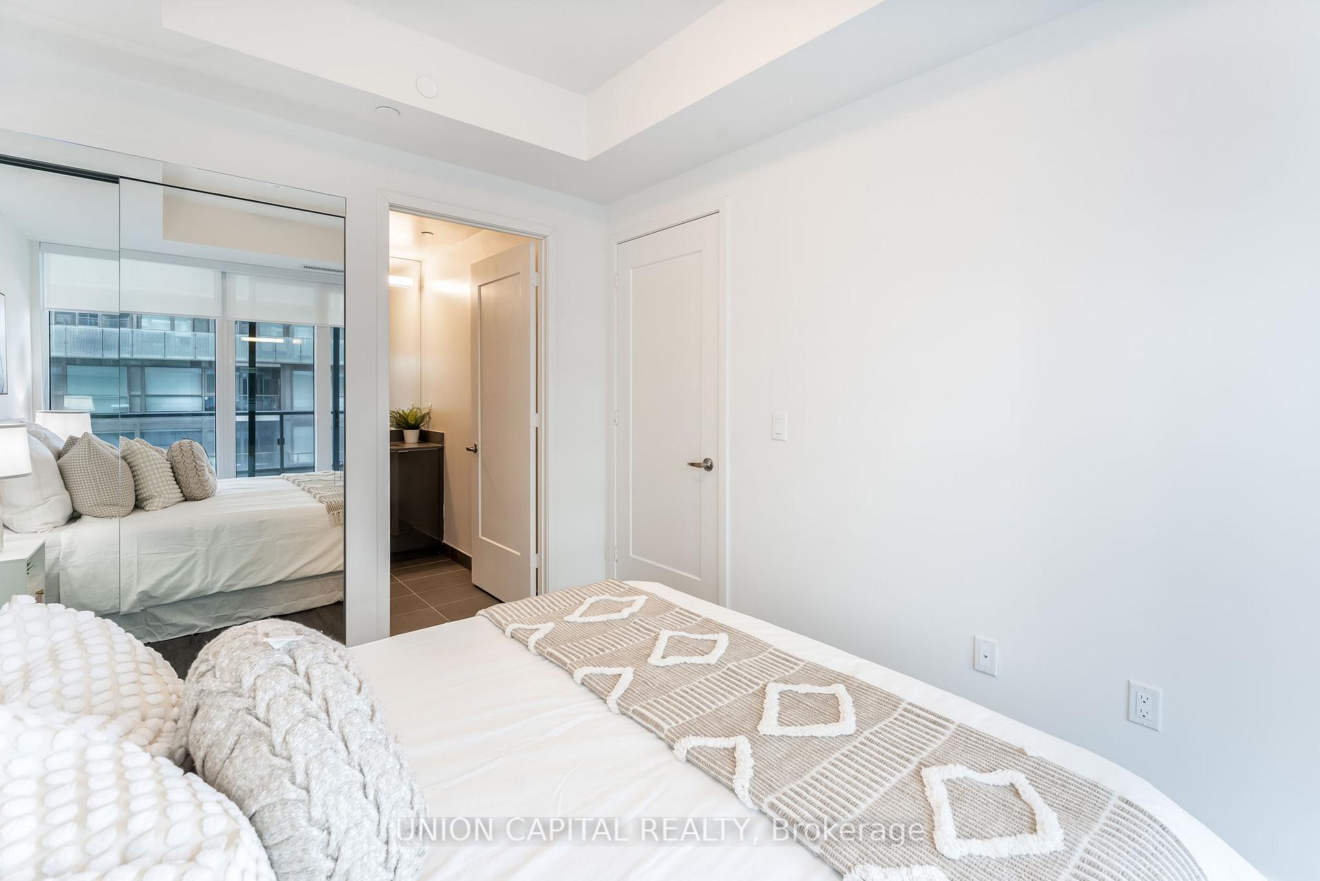 2 Bedrooms Condo at 70 Princess, Toronto For sale