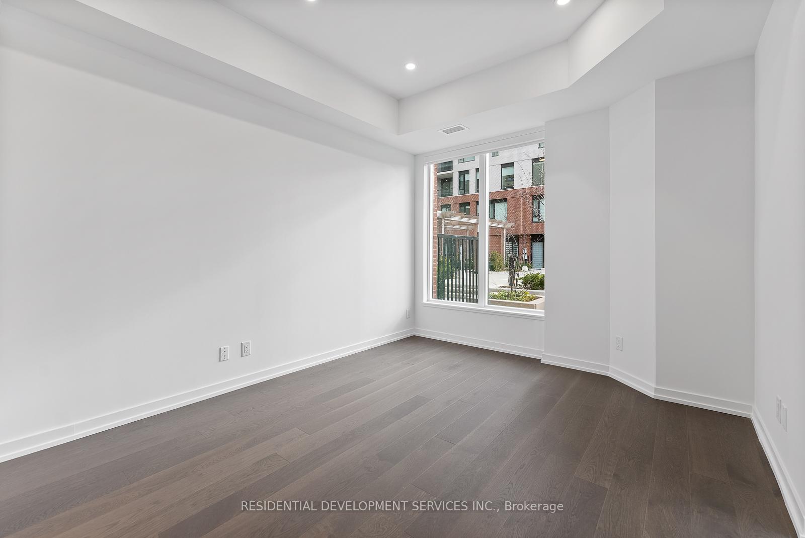 4 Bedrooms Condo at 15 Maryport,  Toronto For sale