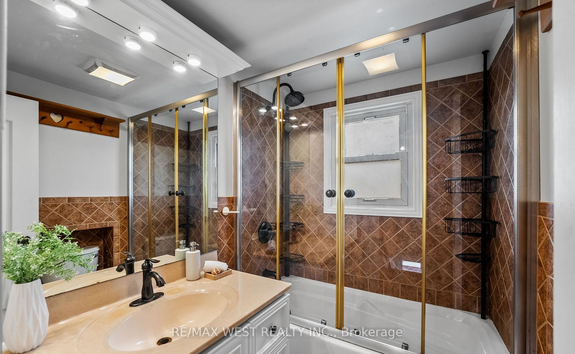 253 Ritson Road, Oshawa Central
