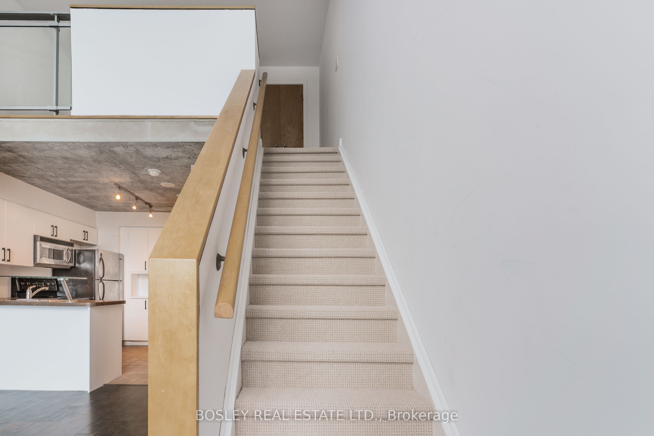 255 Richmond Street E, #818