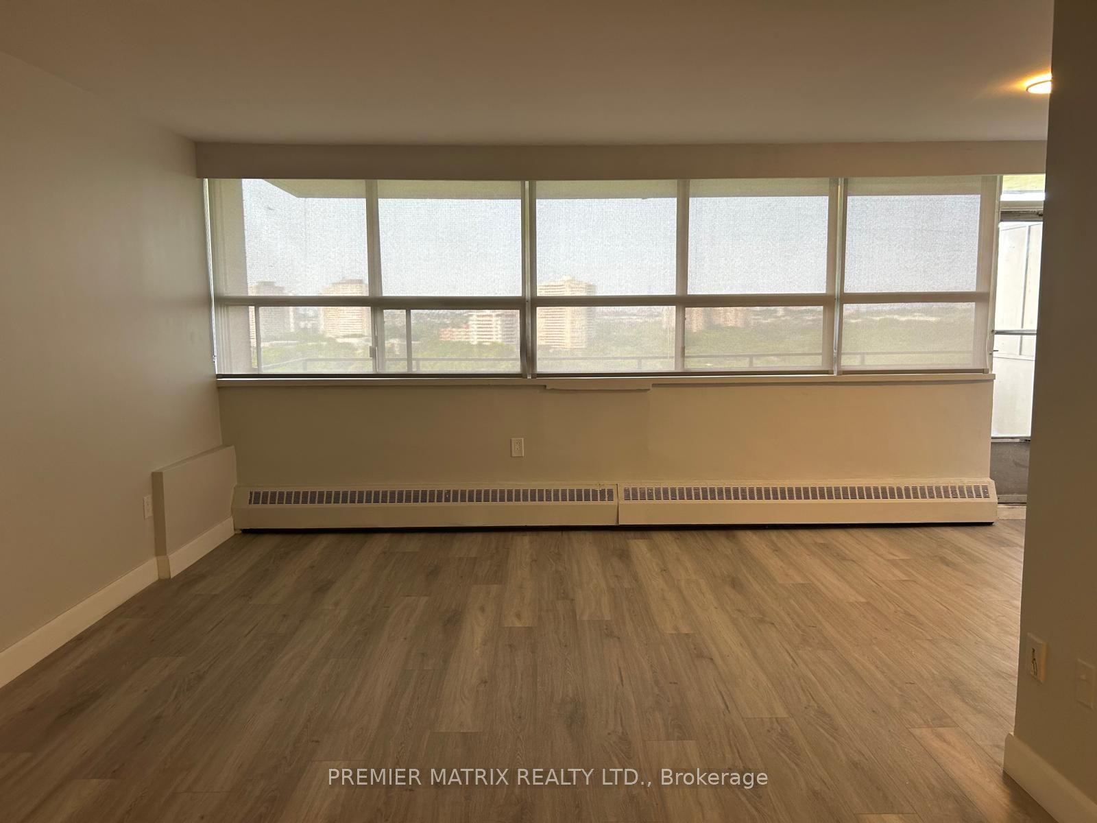 65 Thorncliffe Park Drive, #1404