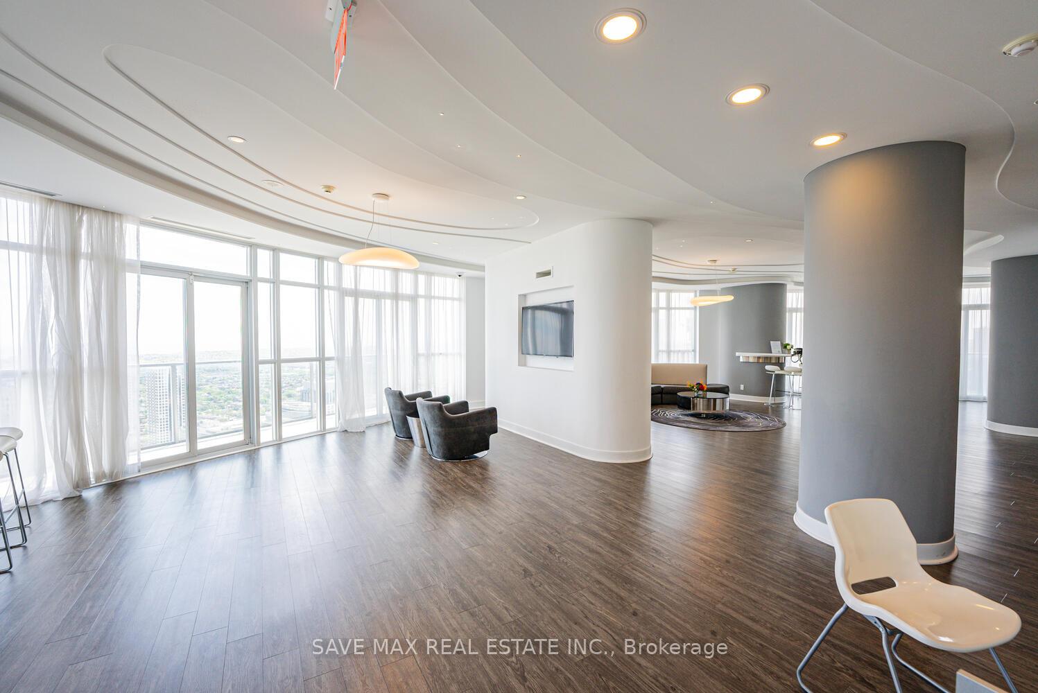 2 Bedrooms Condo at 60 Absolute, Mississauga For sale