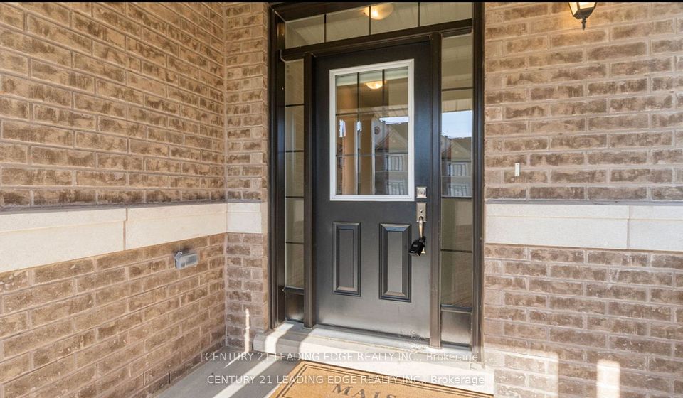 51 Macpherson Street, Whitby, ON L1P 0N5