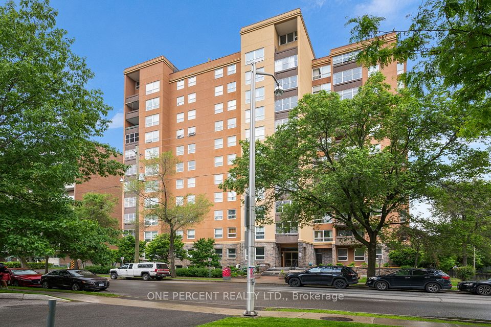 373 Laurier
