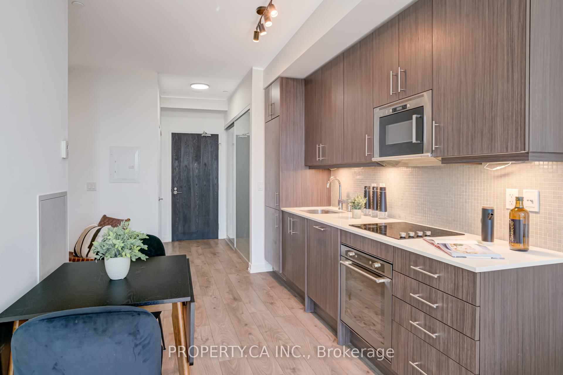 2 Bedrooms Condo at 297 College, Toronto For sale