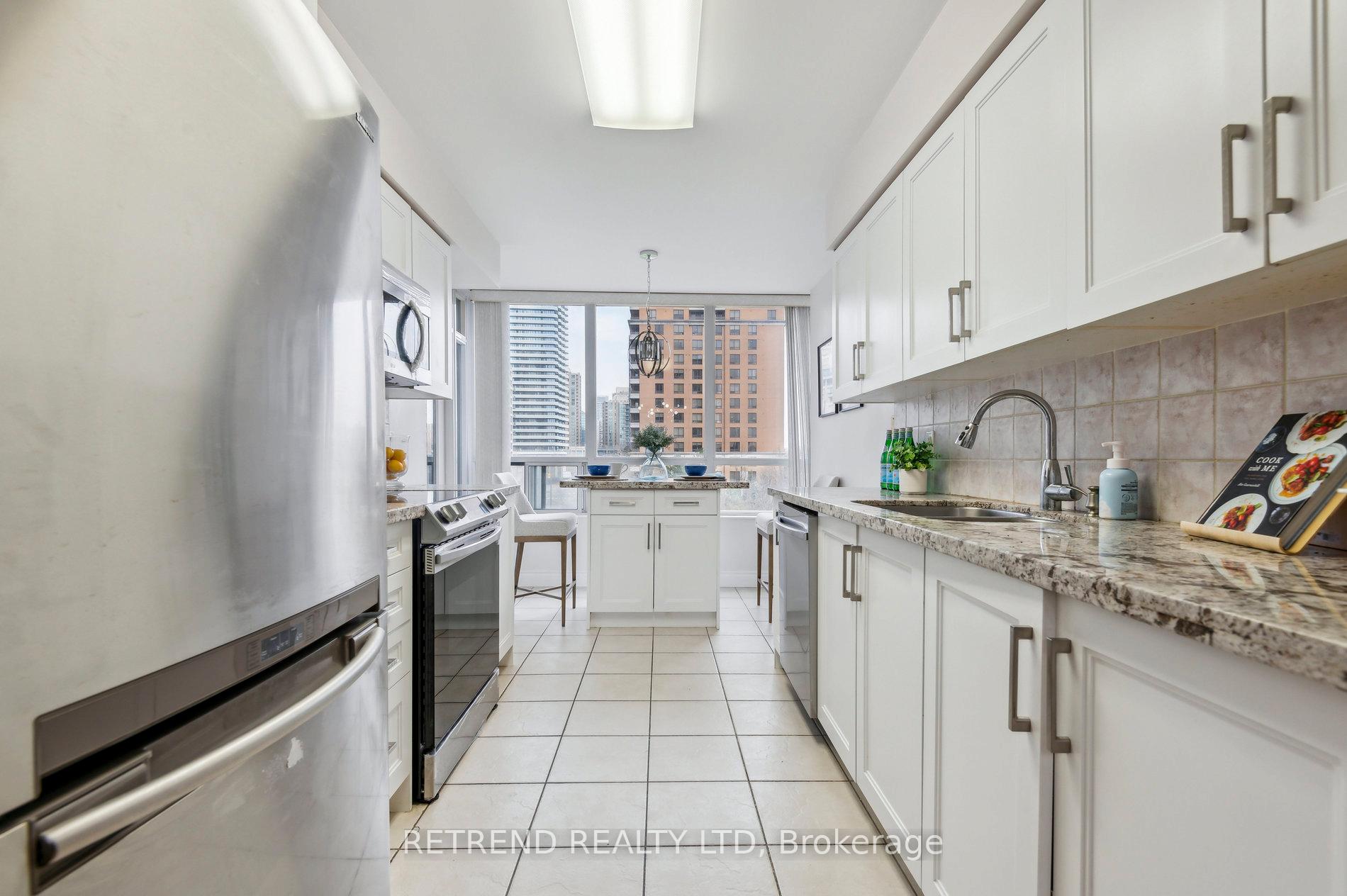 4 Bedrooms Condo at 880 Grandview,  Toronto For sale