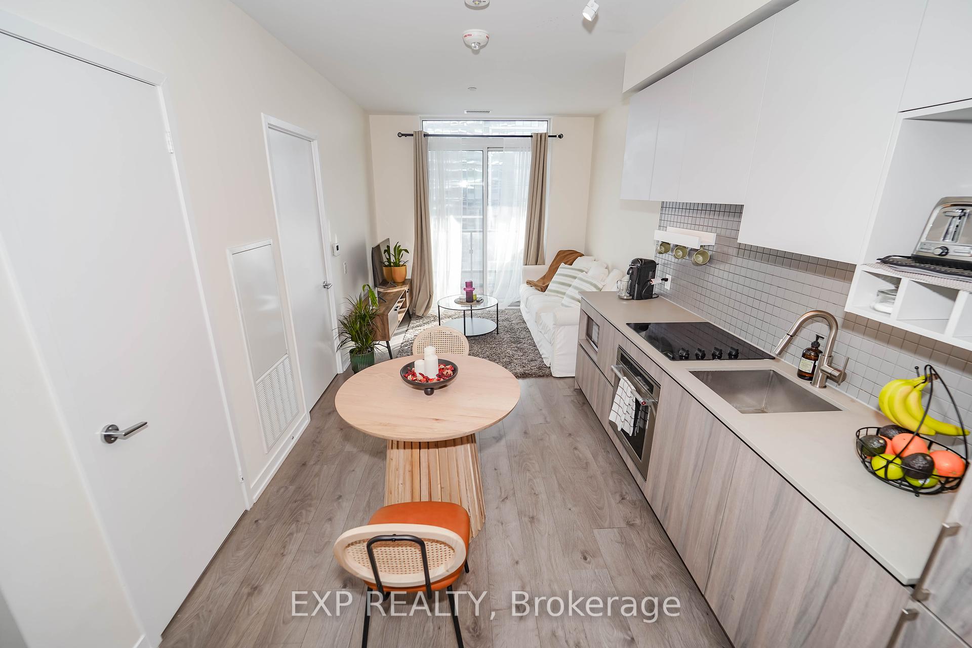 2 Bedrooms Condo at 950 Portage,  Vaughan For sale