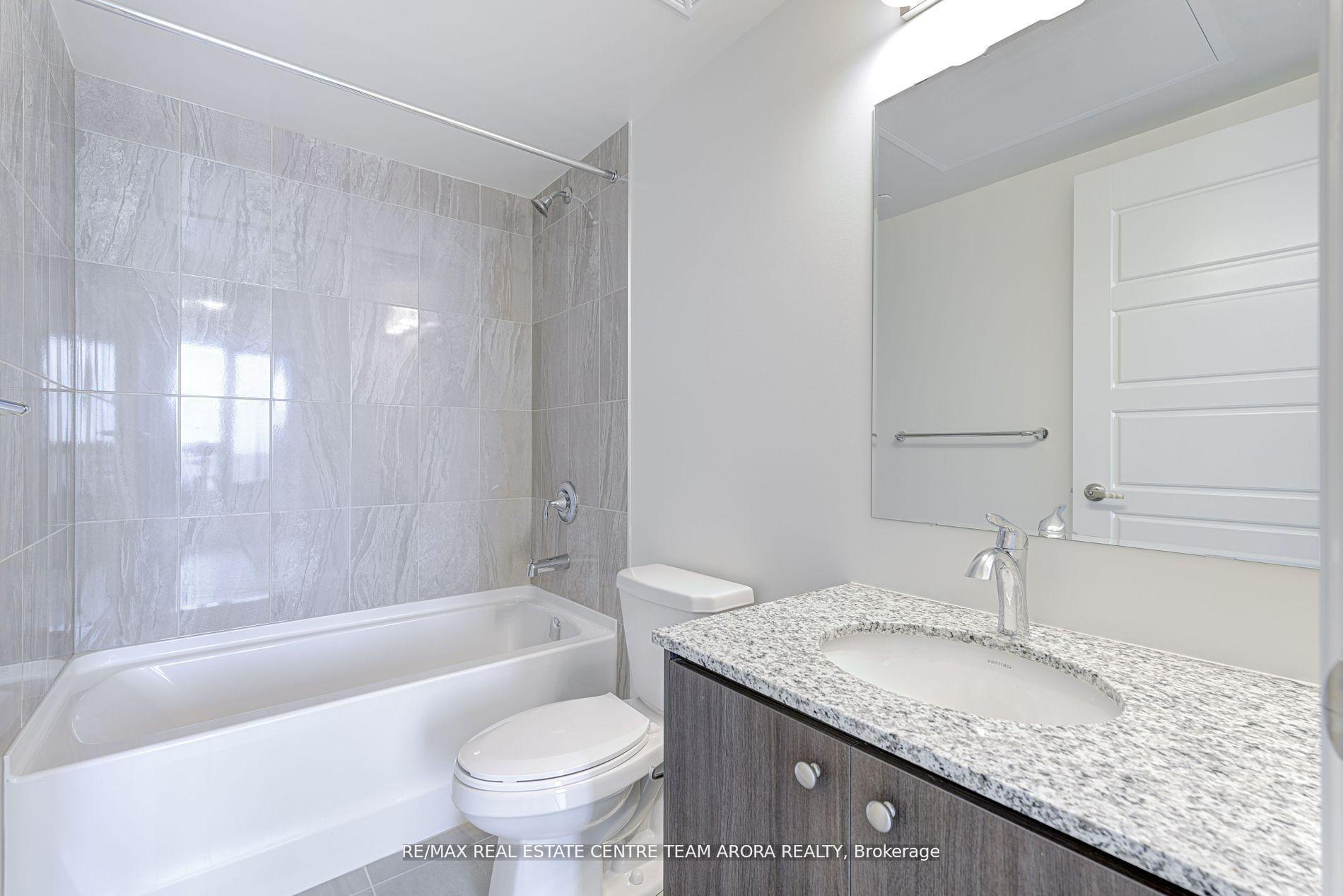 2 Bedrooms Condo at 1415 Dundas, Oakville For sale
