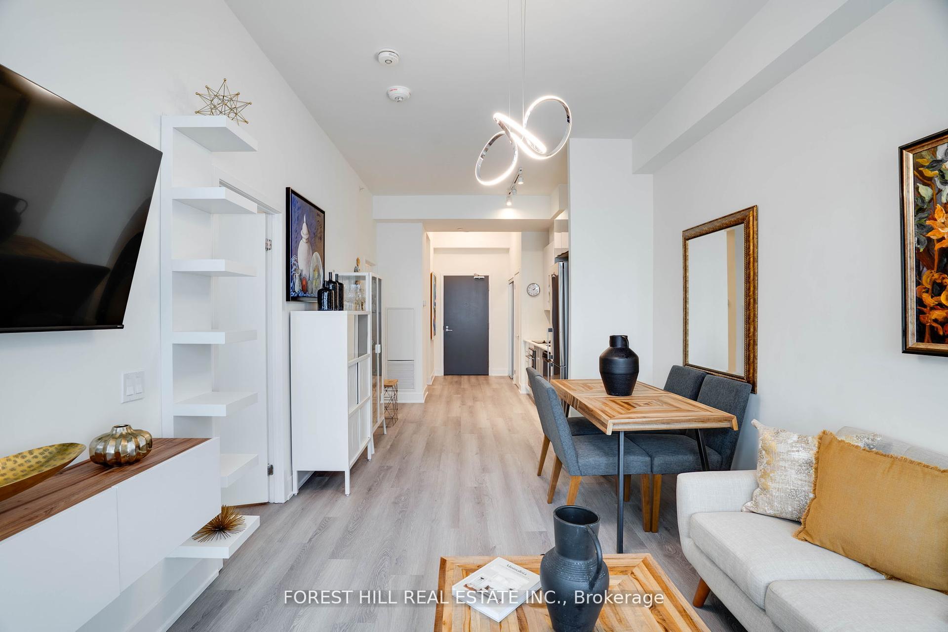 2 Bedrooms Condo at 2908 Highway 7, Vaughan For sale