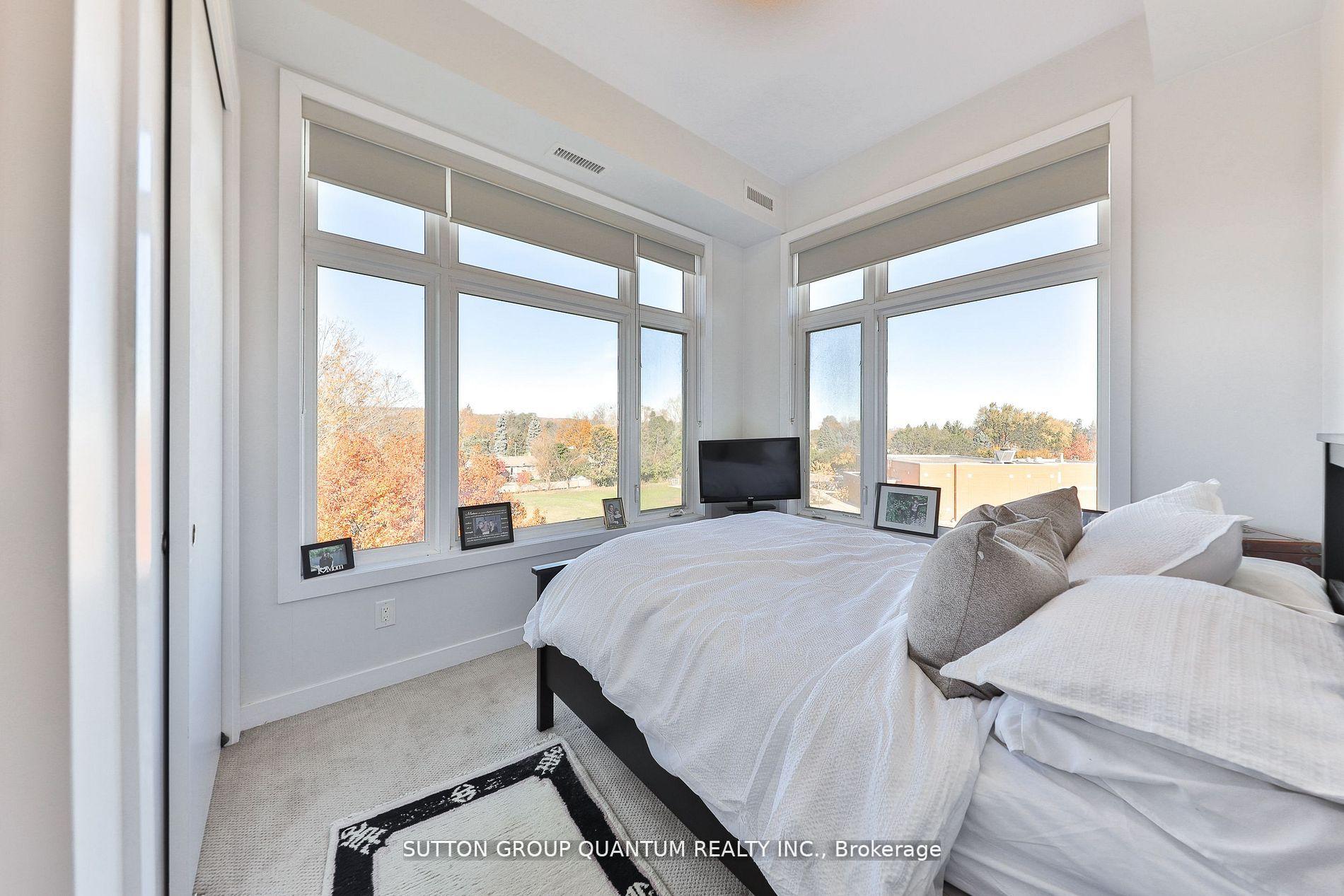 2 Bedrooms Condo at 457 Plains, Burlington For sale