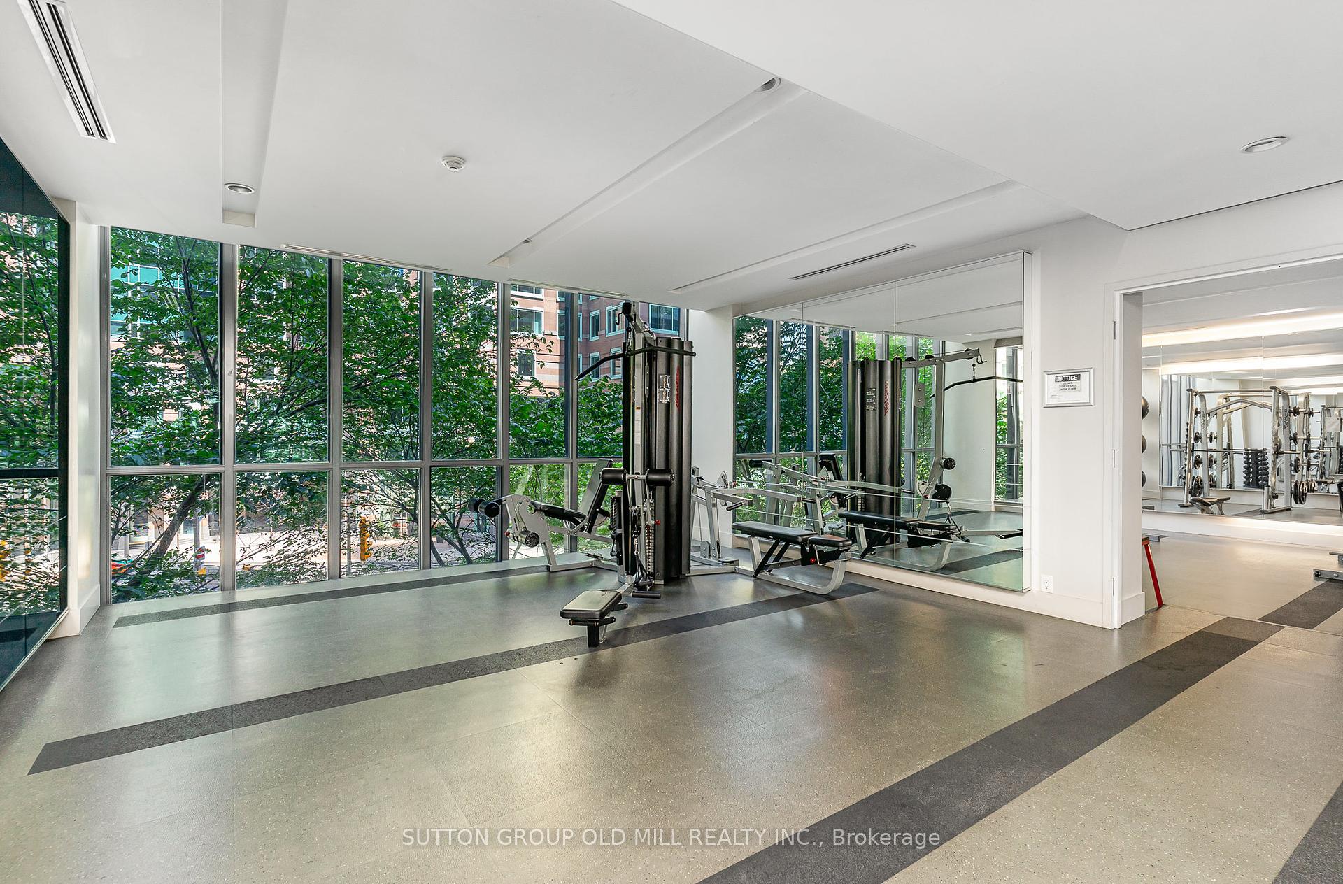 2 Bedrooms Condo at 110 Charles, Toronto For sale