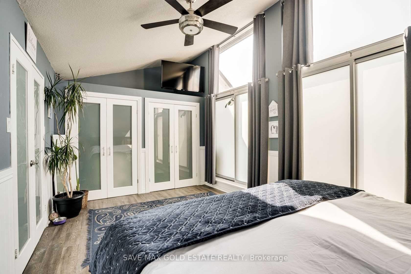 4 Bedrooms Condo at 1066 FALGARWOOD, Oakville For sale