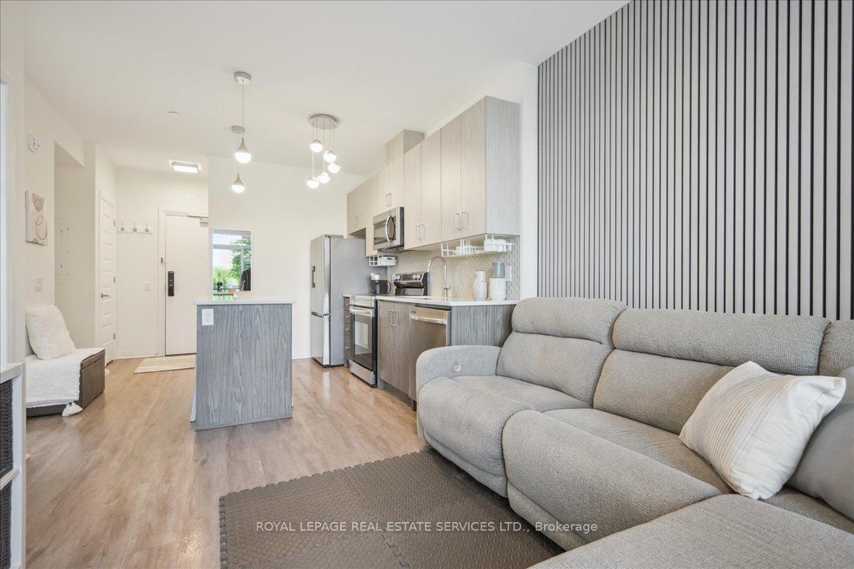 2 Bedrooms Condo at 95 DUNDAS, Oakville For sale