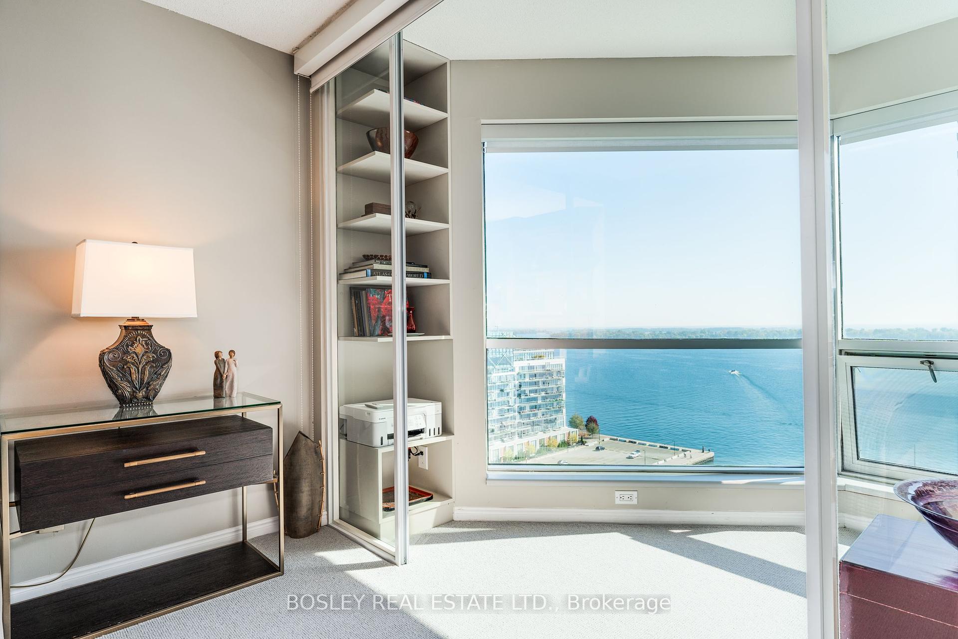 2 Bedrooms Condo at 10 Queens,  Toronto For sale