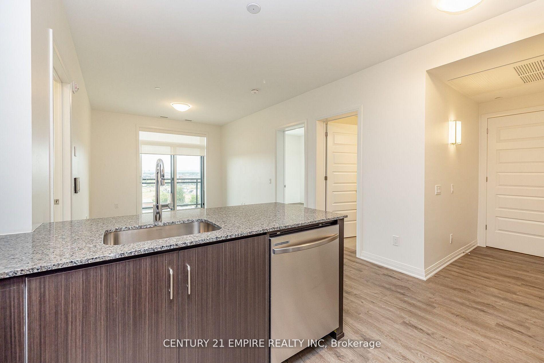 2 Bedrooms Condo at 95 Dundas,  Oakville For sale