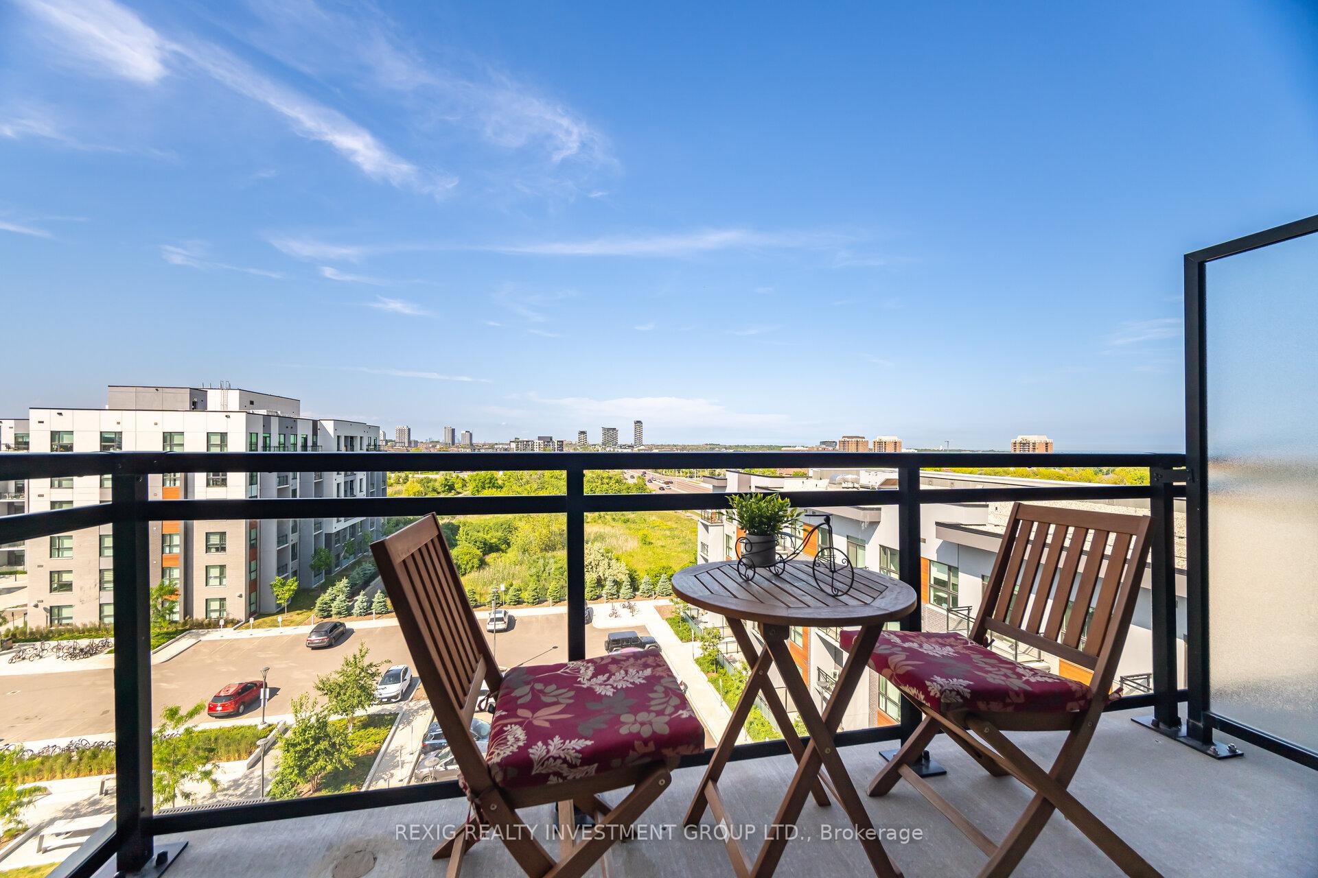 2 Bedrooms Condo at 95 DUNDAS, Oakville For sale
