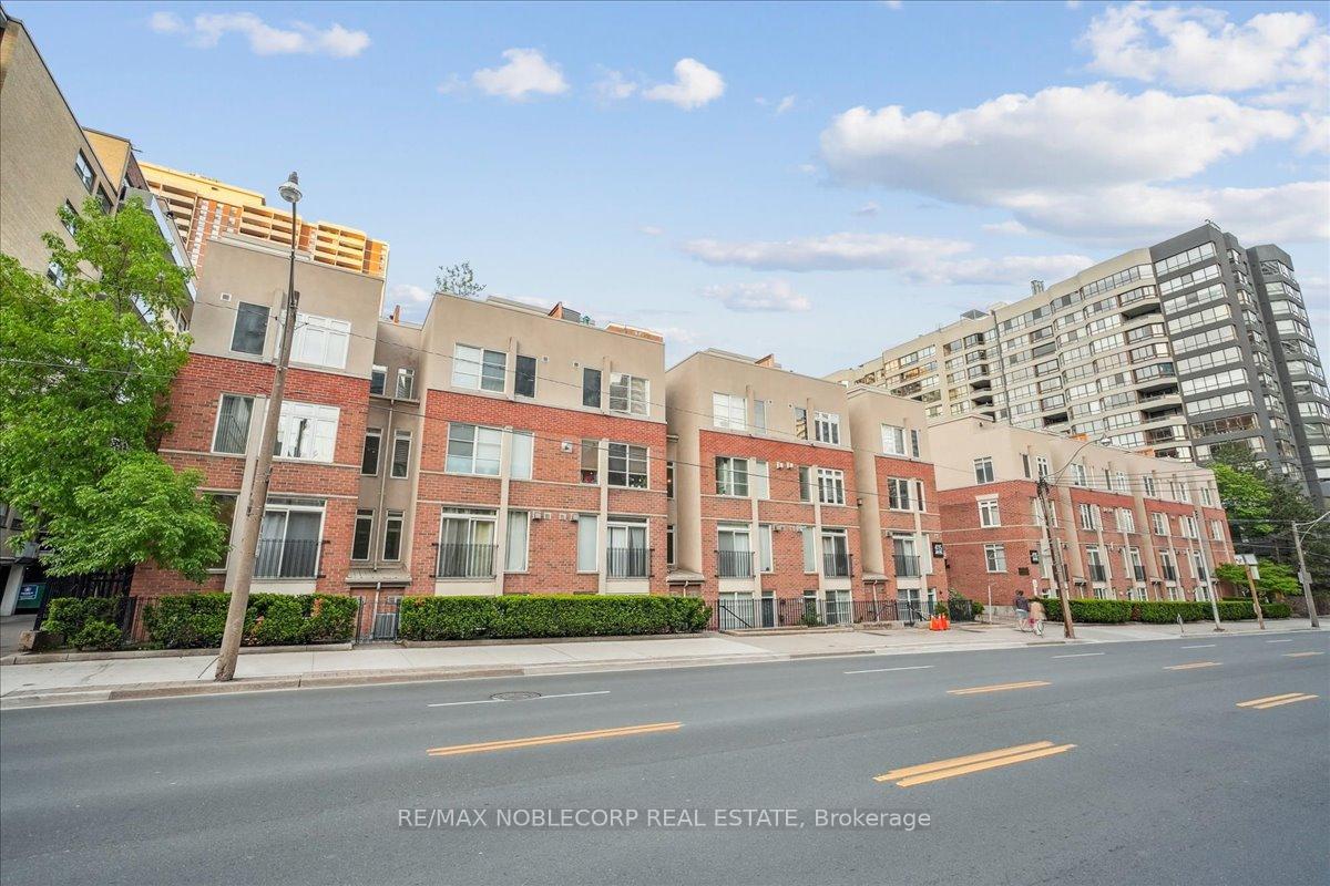 2 Bedrooms Condo at 415 Jarvis, Toronto For sale