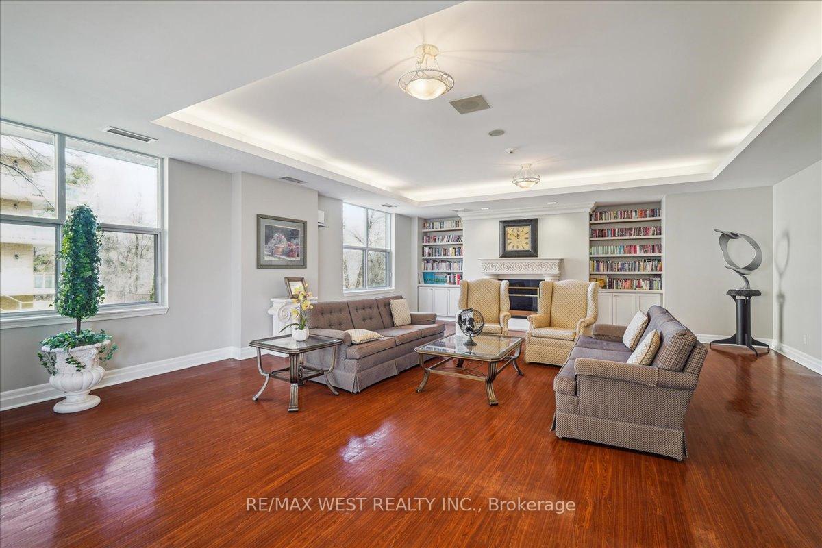 2 Bedrooms Condo at 2502 Rutherford, Vaughan For sale