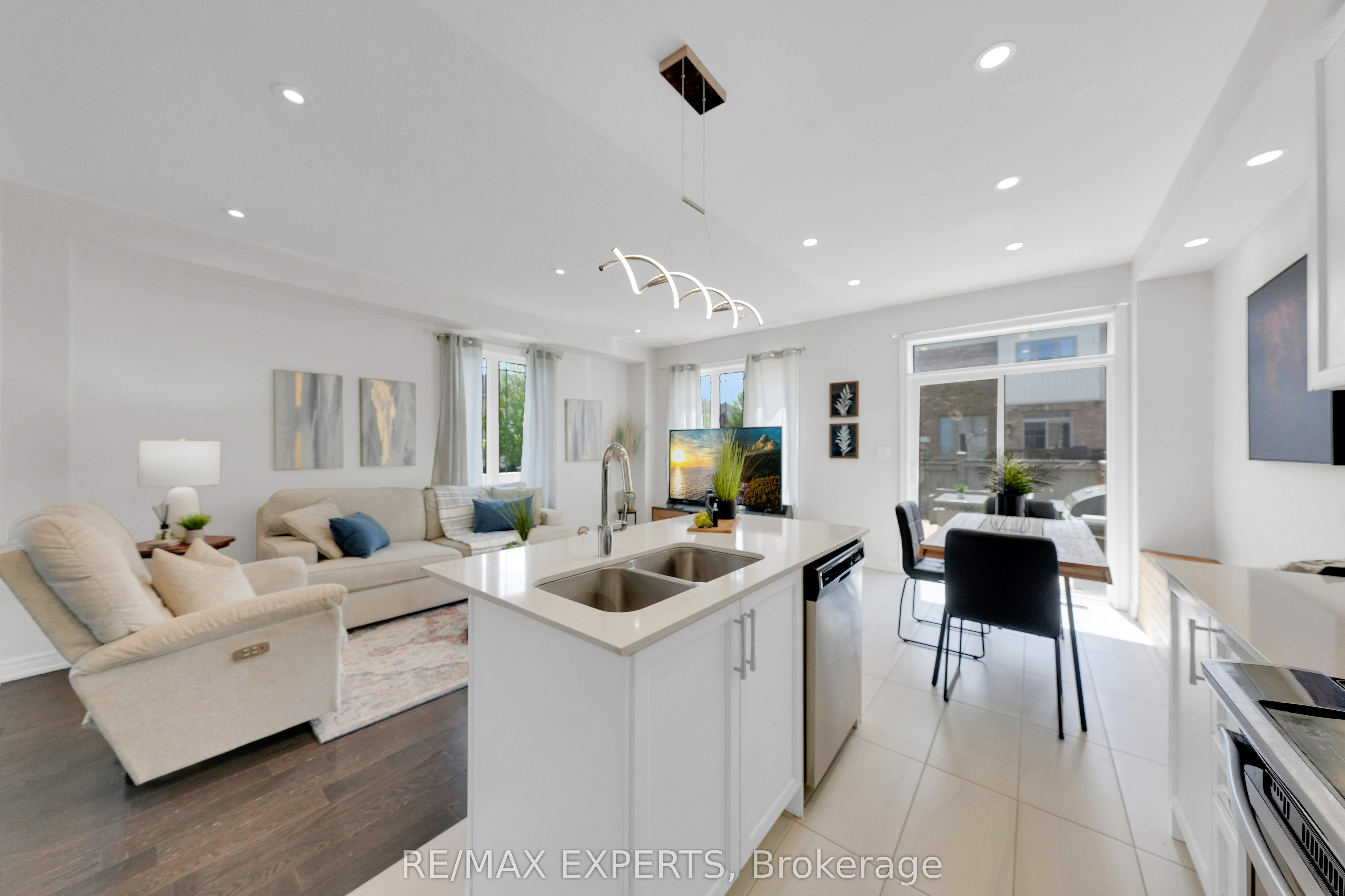 1 Clifford Crescent
