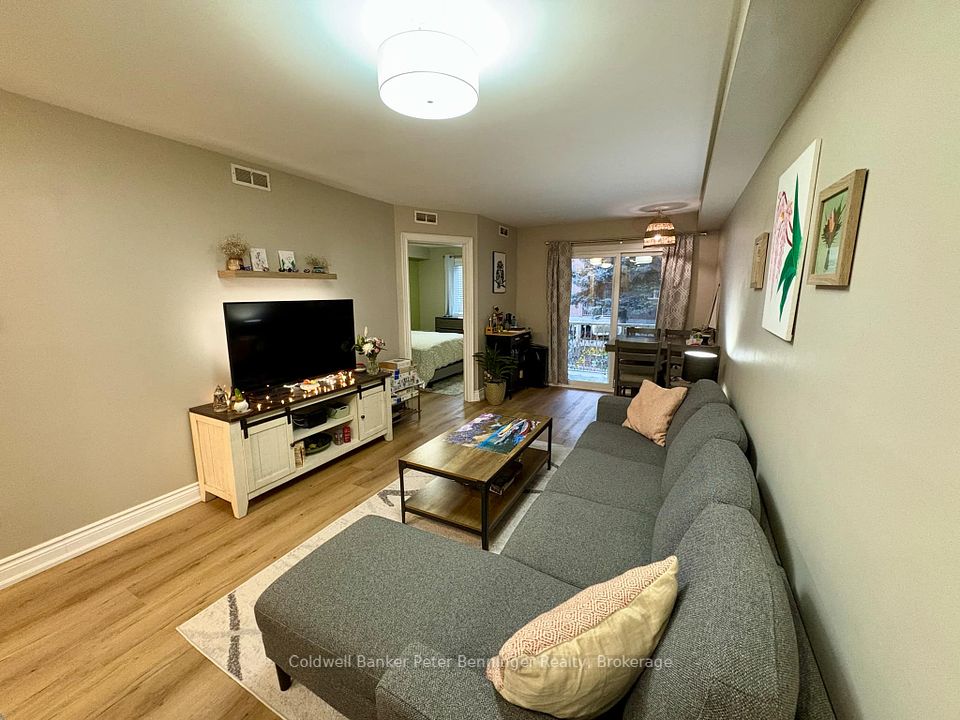 Living/dining room