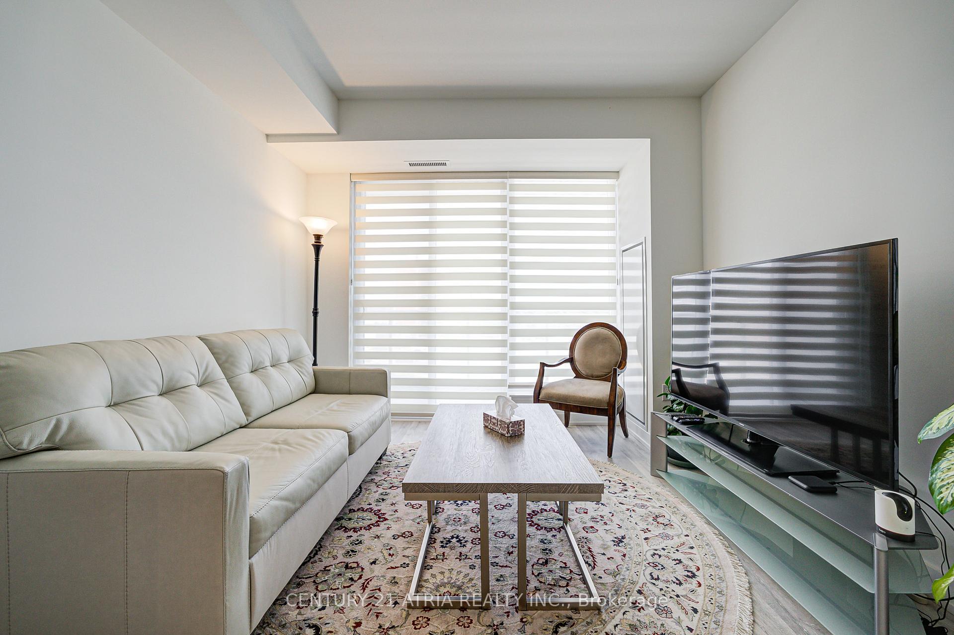 3 Bedrooms Condo at 7 Golden Lion, Toronto For sale