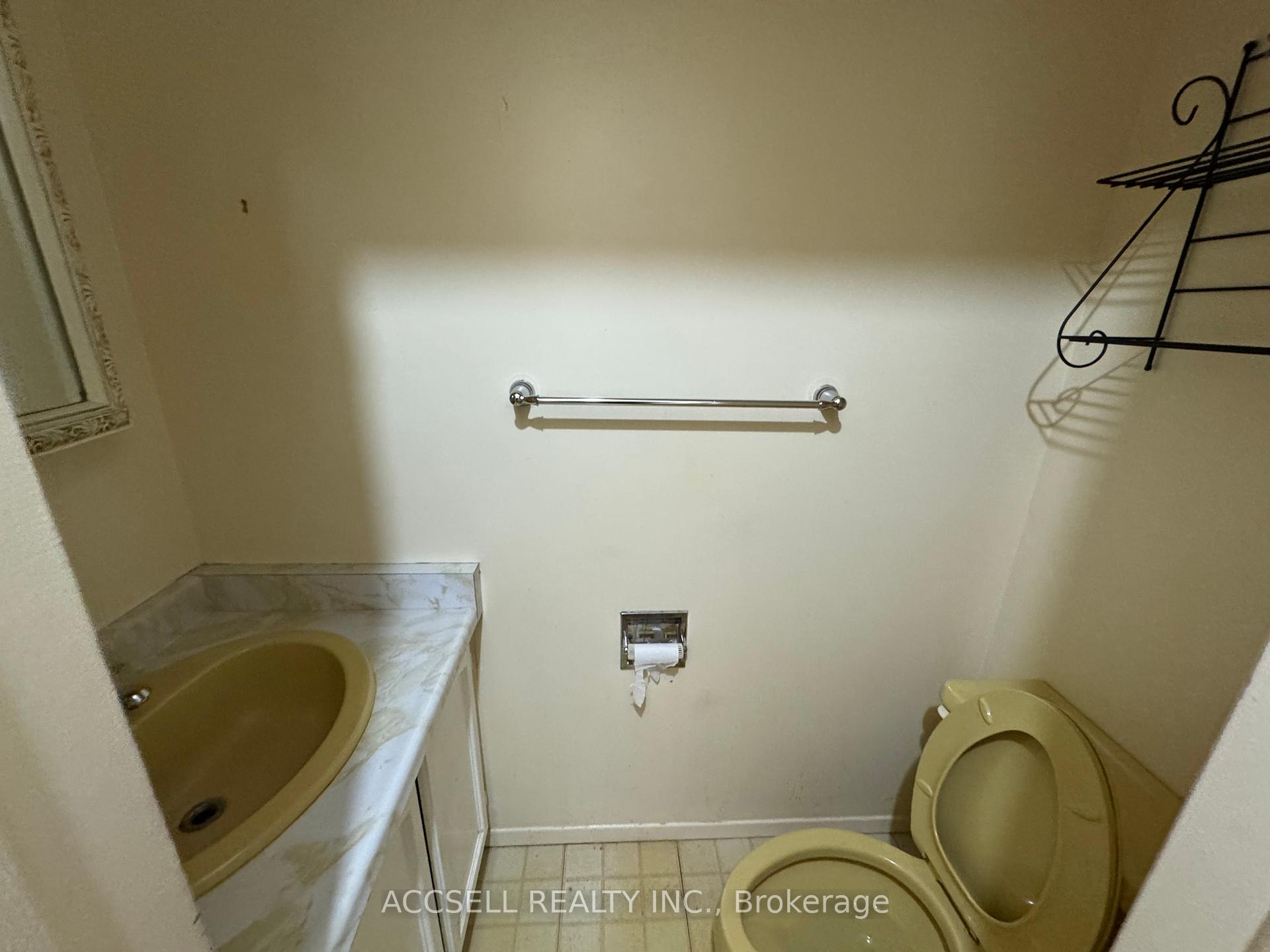 3 Bedrooms Condo at 5475 lakeshore, Burlington For sale